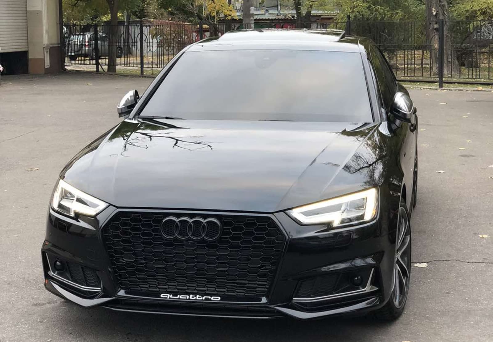 Решітки в бампер Black Silver (в стилі S4 під радари) на Audi A4 B9 2015-2019 року 4