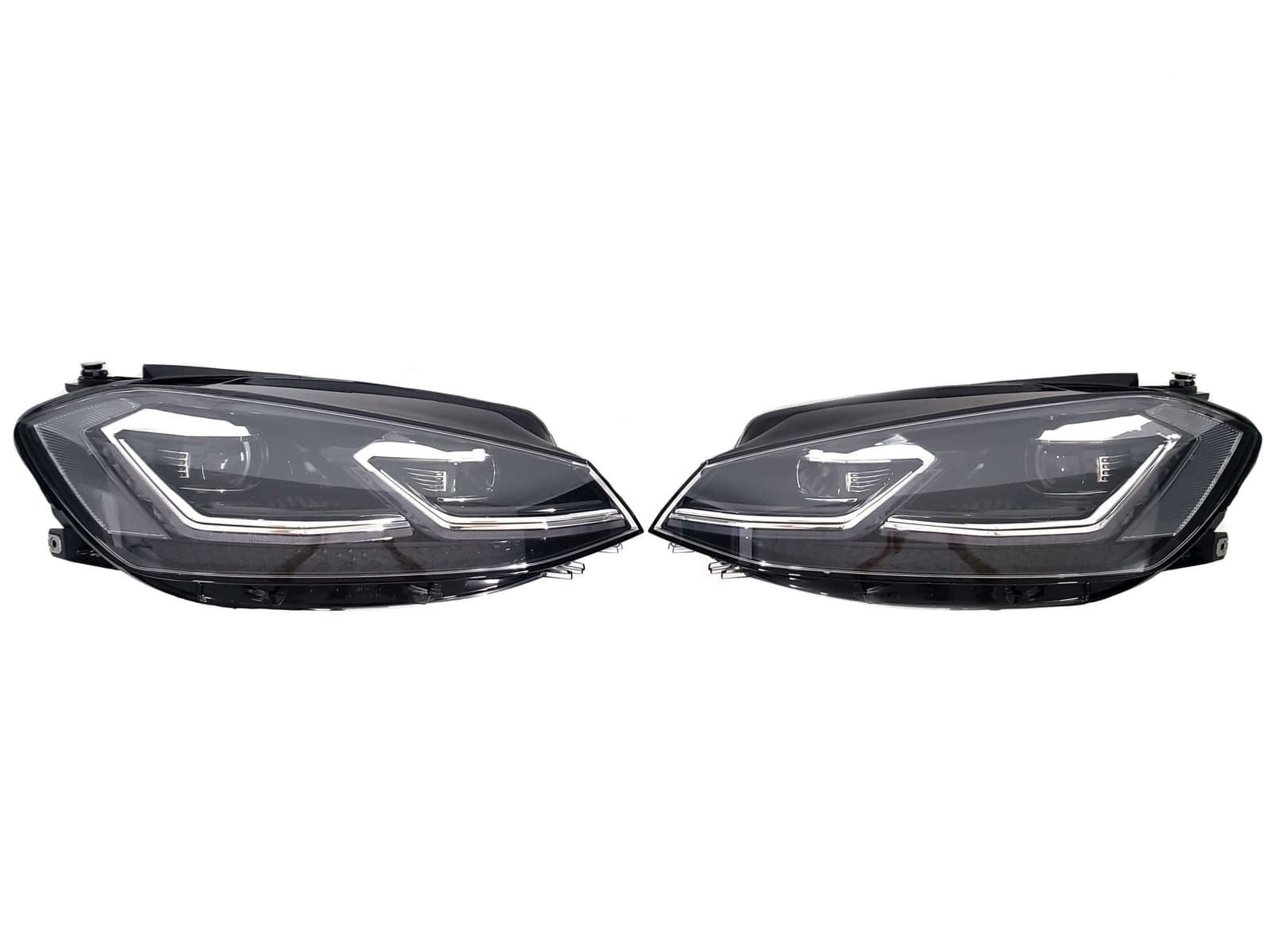 Передні фари (Full Led) заміна галогену на Volkswagen Golf VII 2017-2020 року