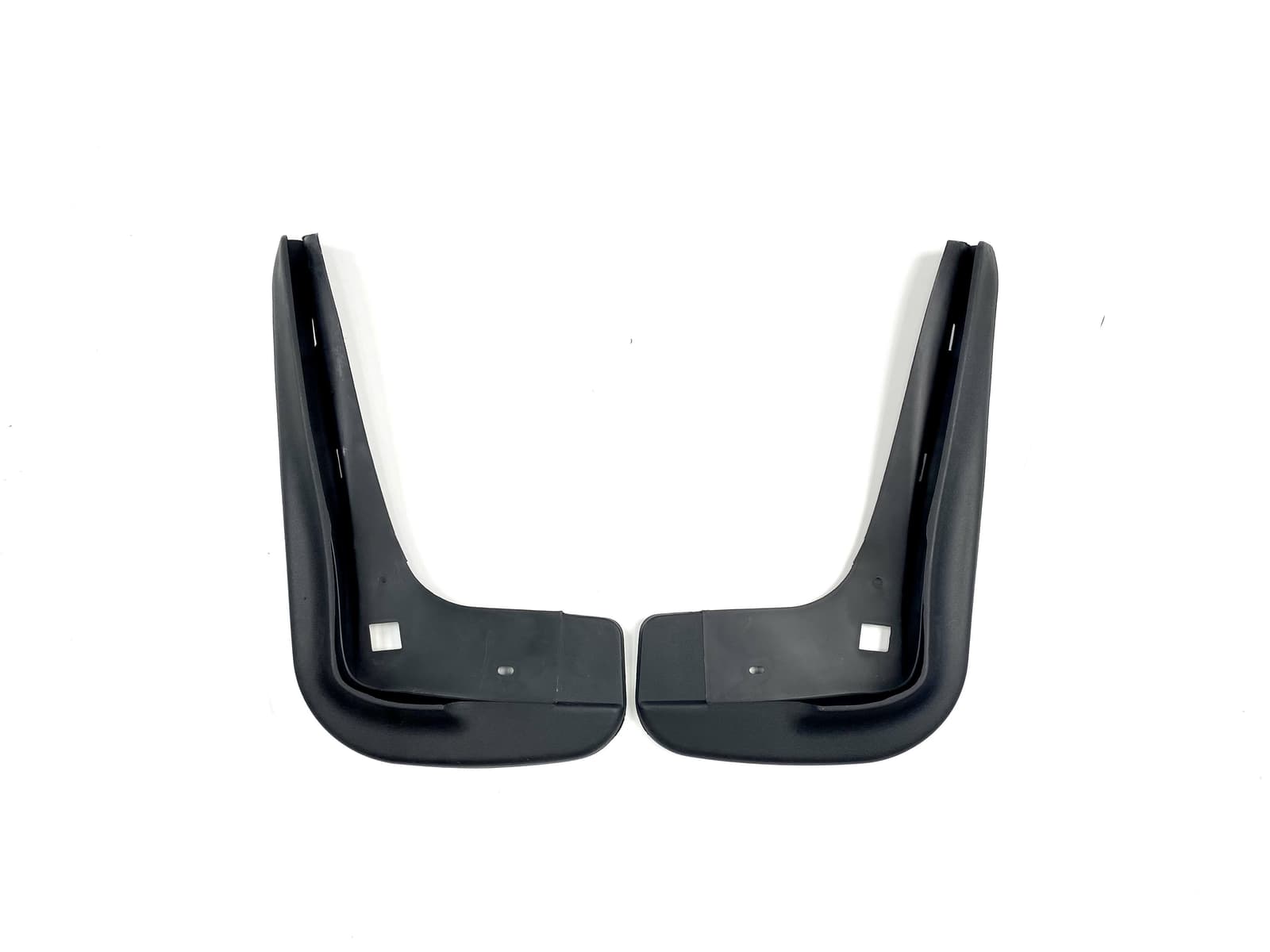 Бризковики передні BMW 7 E65/66 2001–2008, комплект 2 шт.