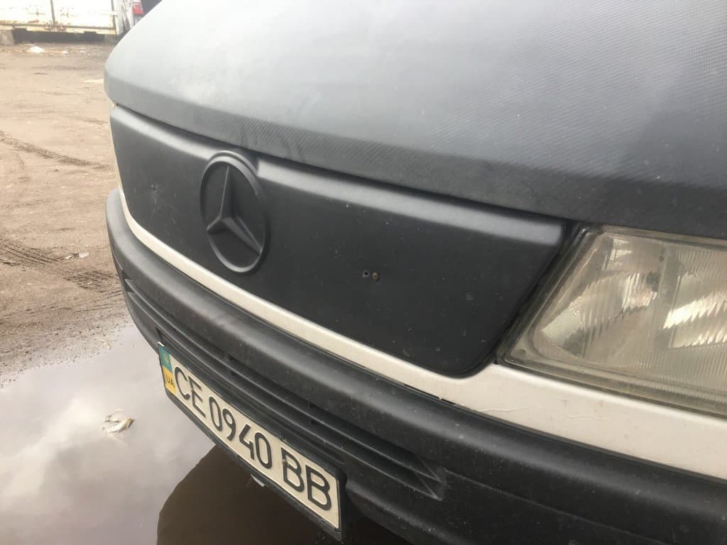 Зимова накладка на решітку 2002-2006, Глянцева 2