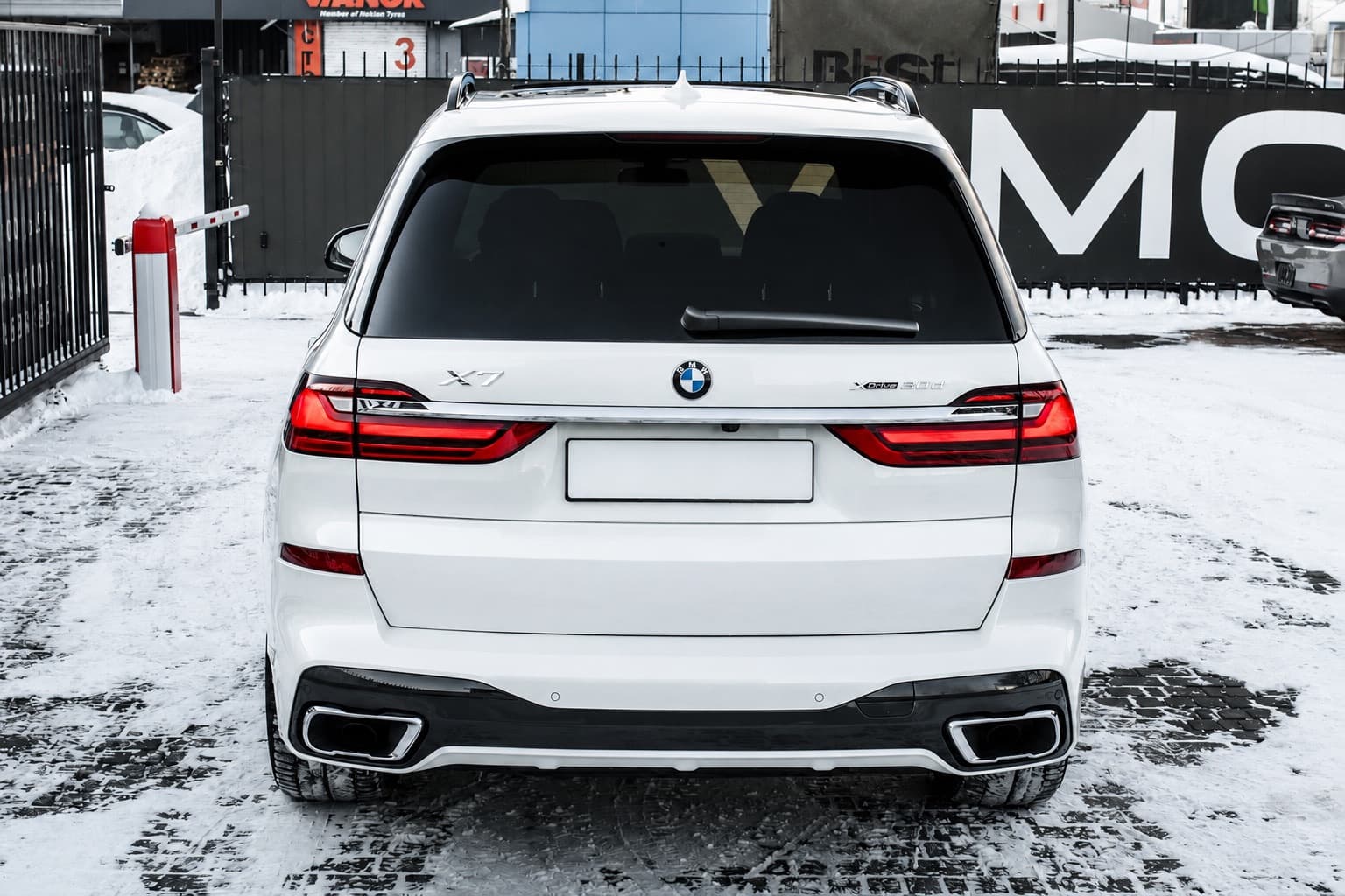 Задній бампер M-Sport в зібраному вигляді (2019-2023)