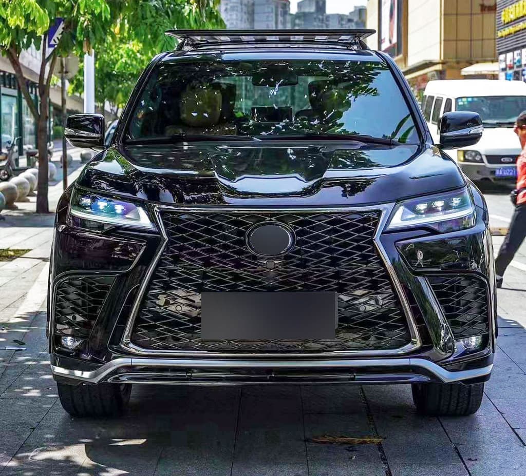 Комплект рестайлінгу на LX600 3