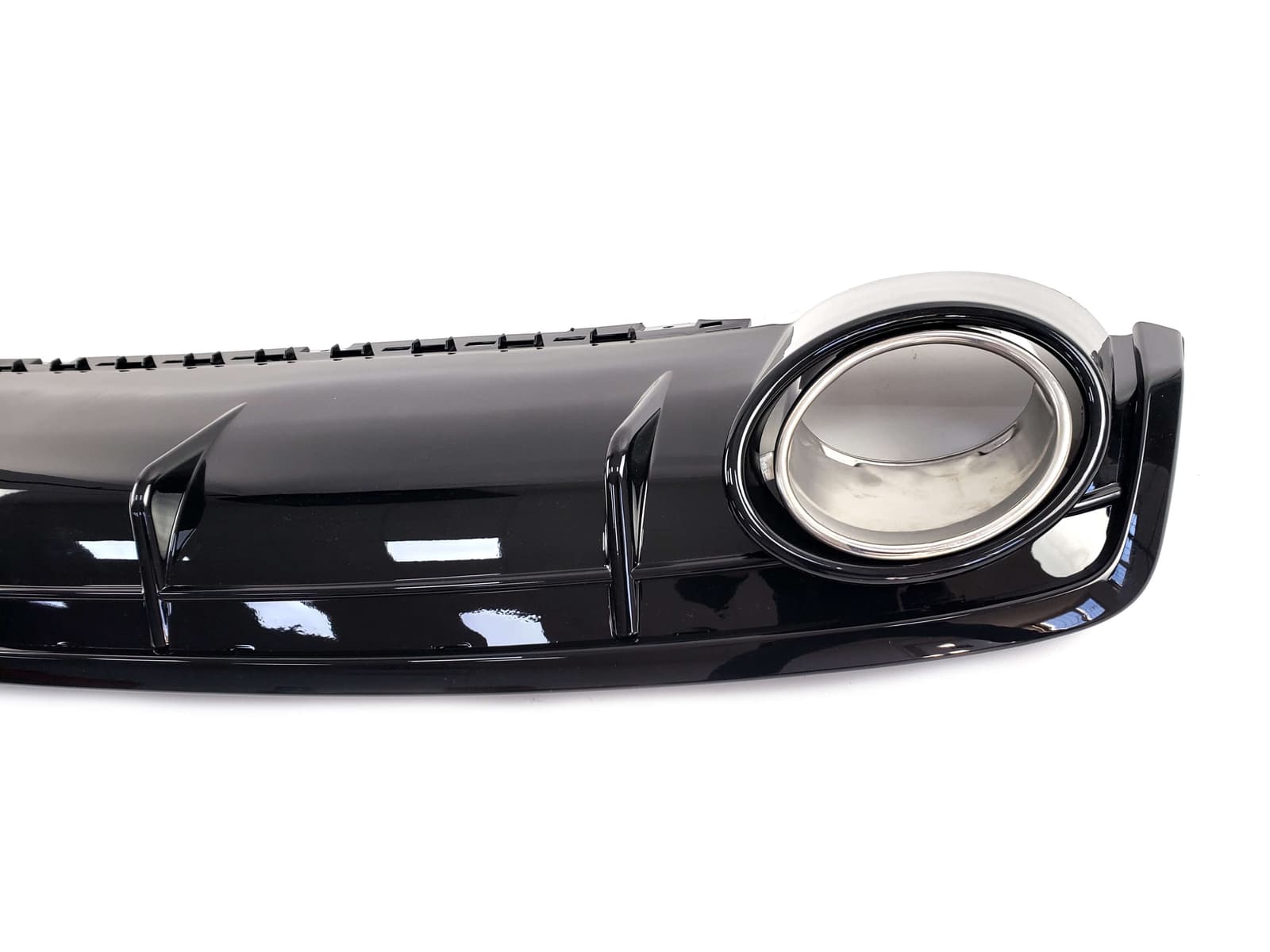 Дифузор (заднього бампера) Full Black / Chrome Pipe (в стилі RSQ7) на Audi Q7 4M 2015-2020 року 4
