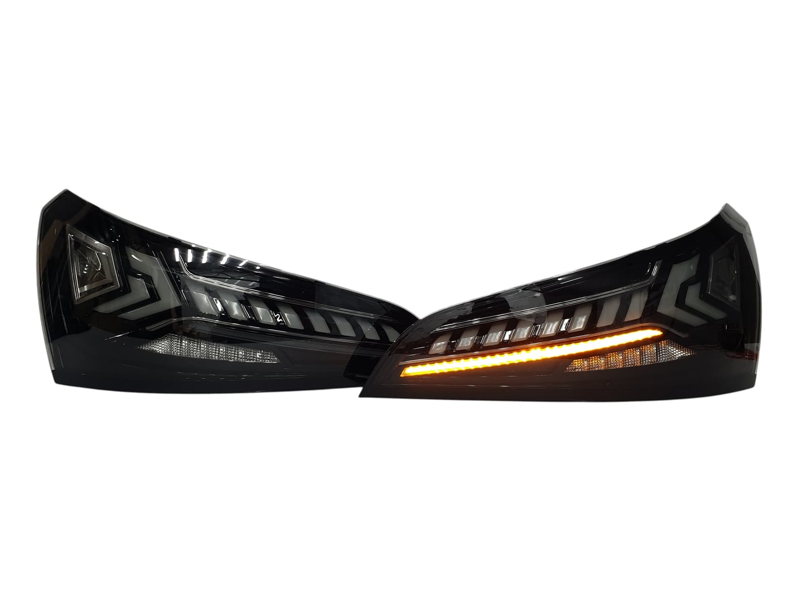 Задні ліхтарі Led (Smoke) на Audi Q5 8R 2008-2012 року 5