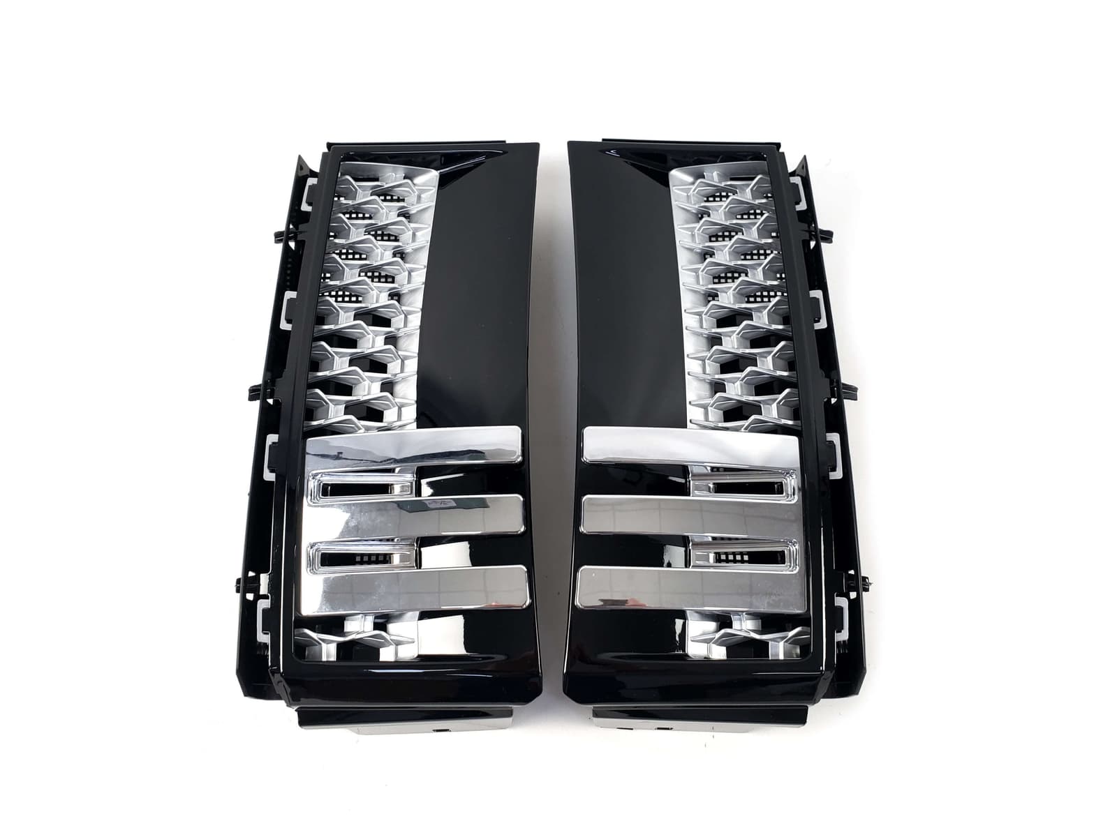 Жабра на Land Rover Range Rover Vogue L322 2010-2013 року