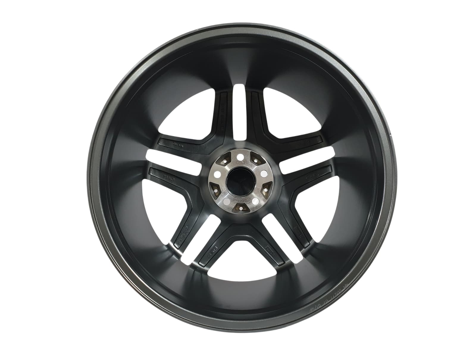 R20 GMF (одноширокі 9.5J ET45) на Mercedes-Benz A-Class W176 2012-2015 року 3