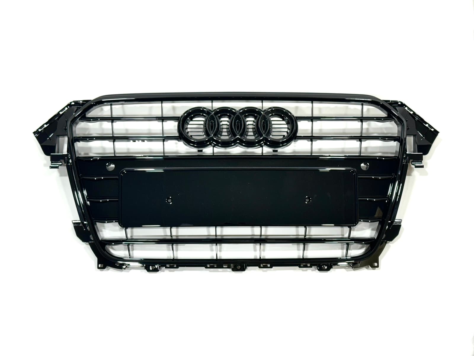 Решітка радіатора Audi A4 B8 2012-2015 чорна