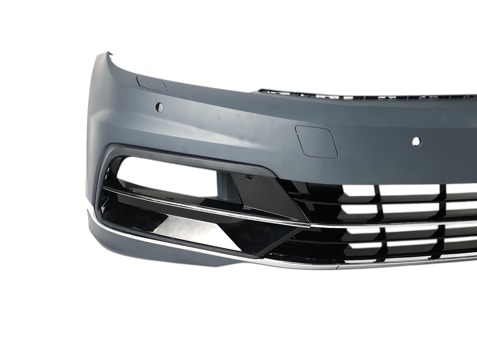 Передній бампер (стиль R-Line) на Volkswagen Passat B8 2014-2019 року 2