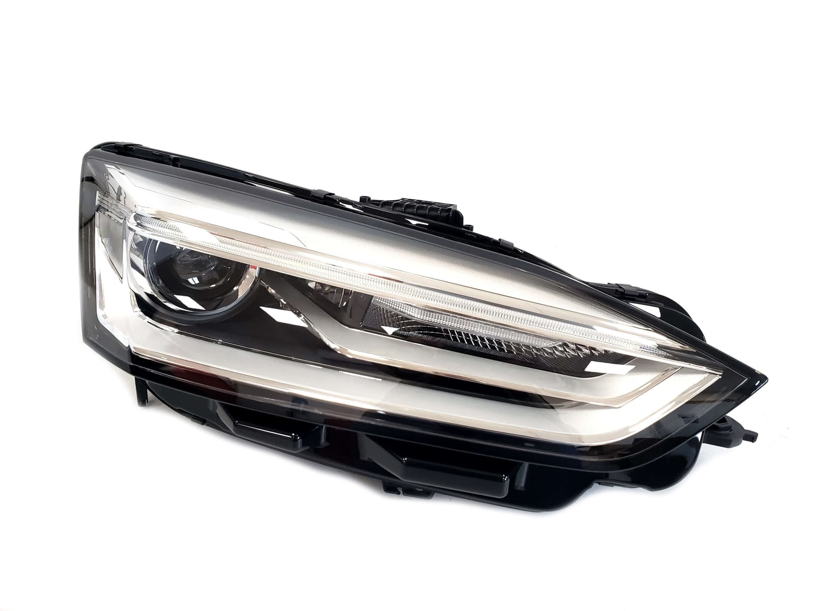 Передні фари (Bi-Xenon No Adaptive Європа) без блоків на Audi A5 B9 2016-2020 року 2