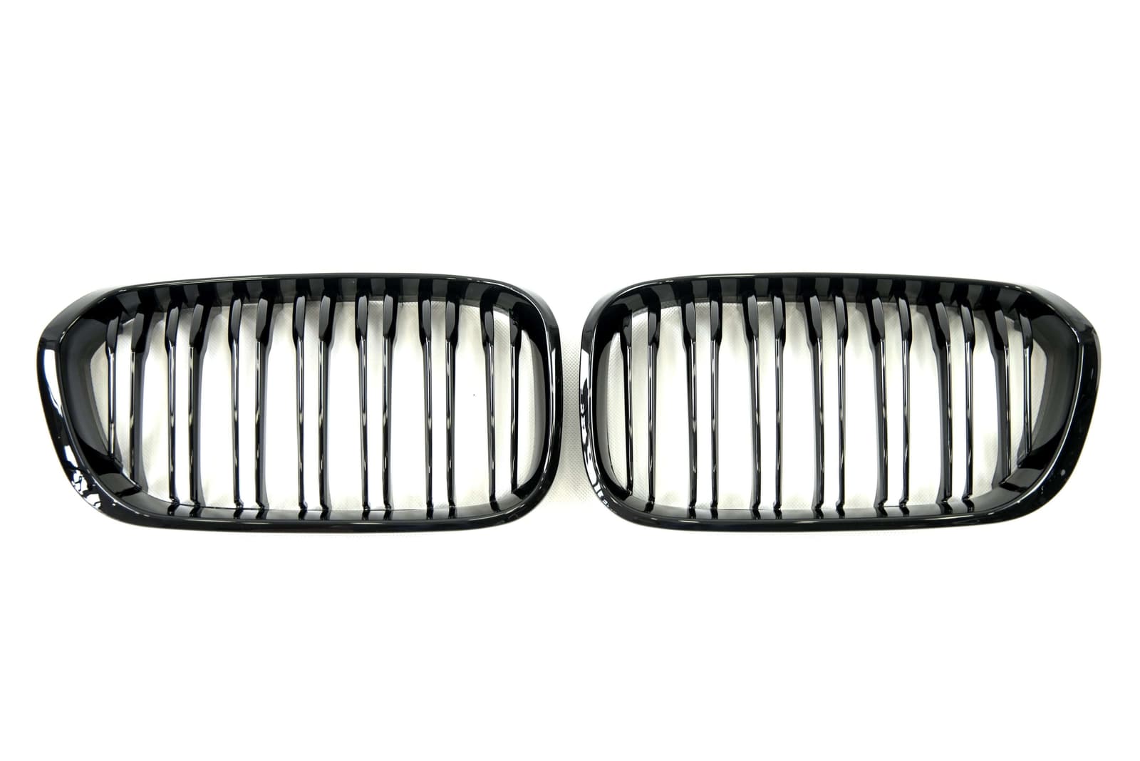 Ніздрі Чорний глянець (Подвійні M-Look) на BMW 1 Series F20 / F21 2015-2019 року