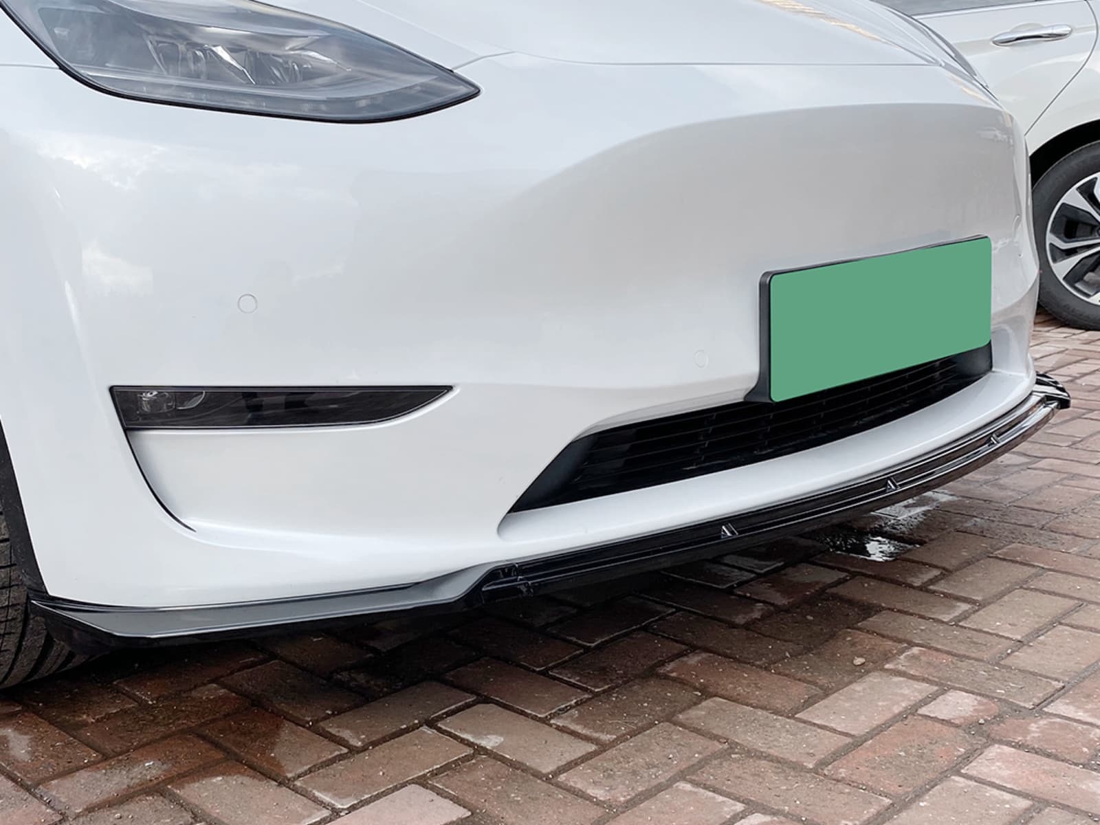 Накладка переднього бампера Maxton Design для Tesla Model Y 2020-2024 ABS пластик, колір чорний глянець 4