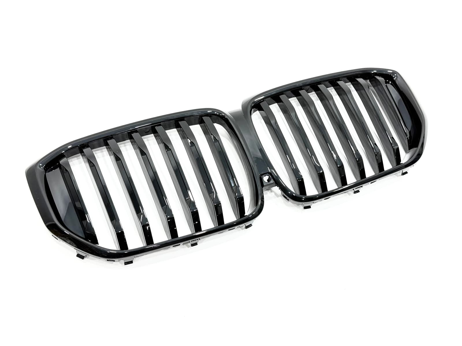 Решітка ніздрі BMW X5 G05 LCI 2023 - під камеру 51135A67CC6