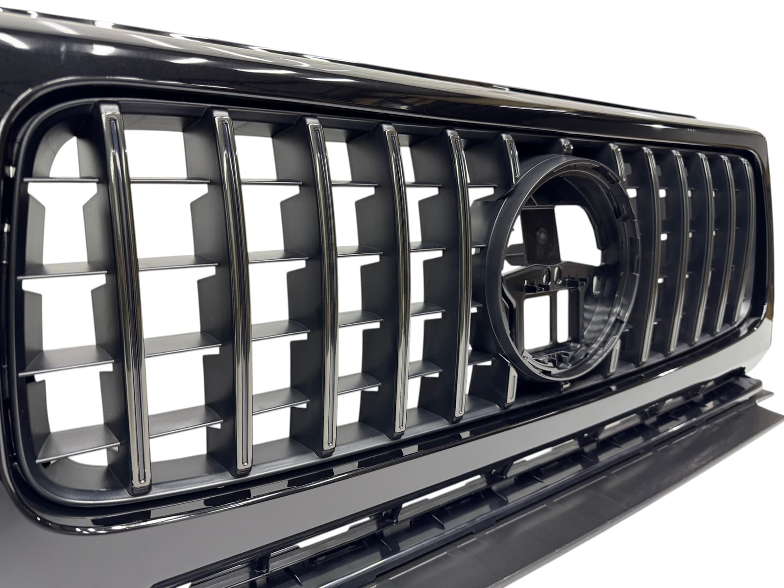 Решітка радіатора Dark Chrome GT на Mercedes-Benz G-Class W465 2024-2026 року 3