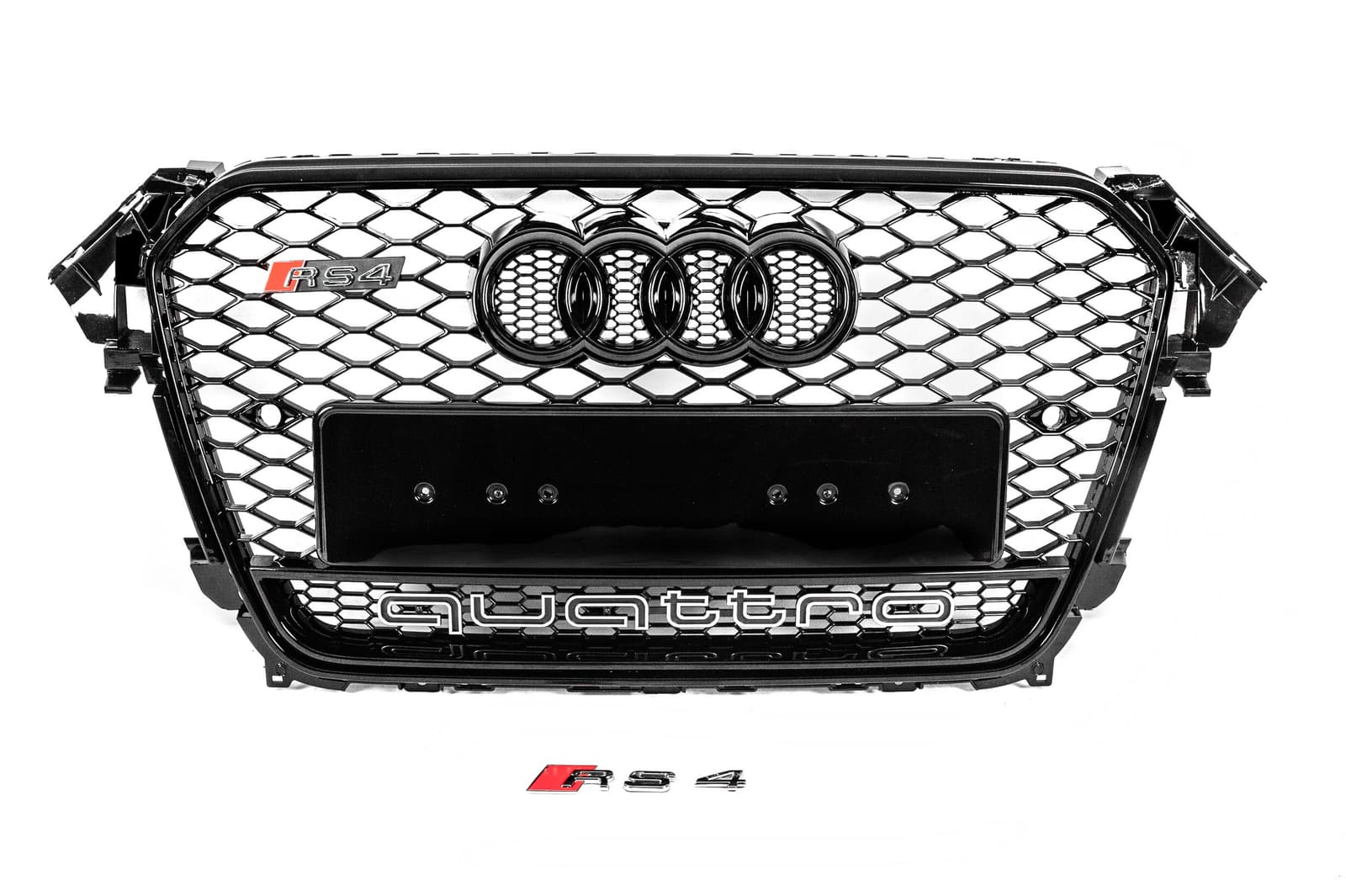 Передня чорна решітка RS-style з написом Quattro (2012-2015)