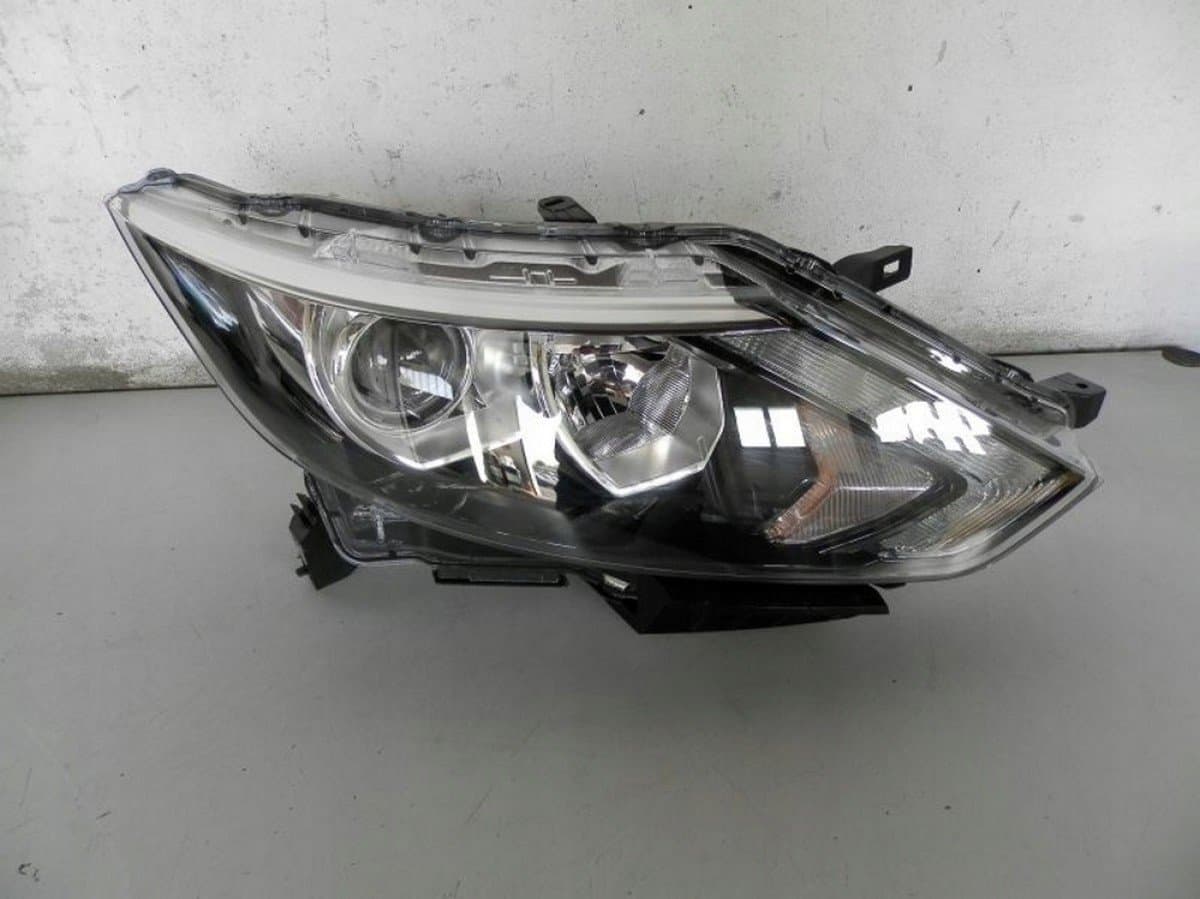 Фара права Nissan Qashqai 13-16 / Rogue sport 14-19