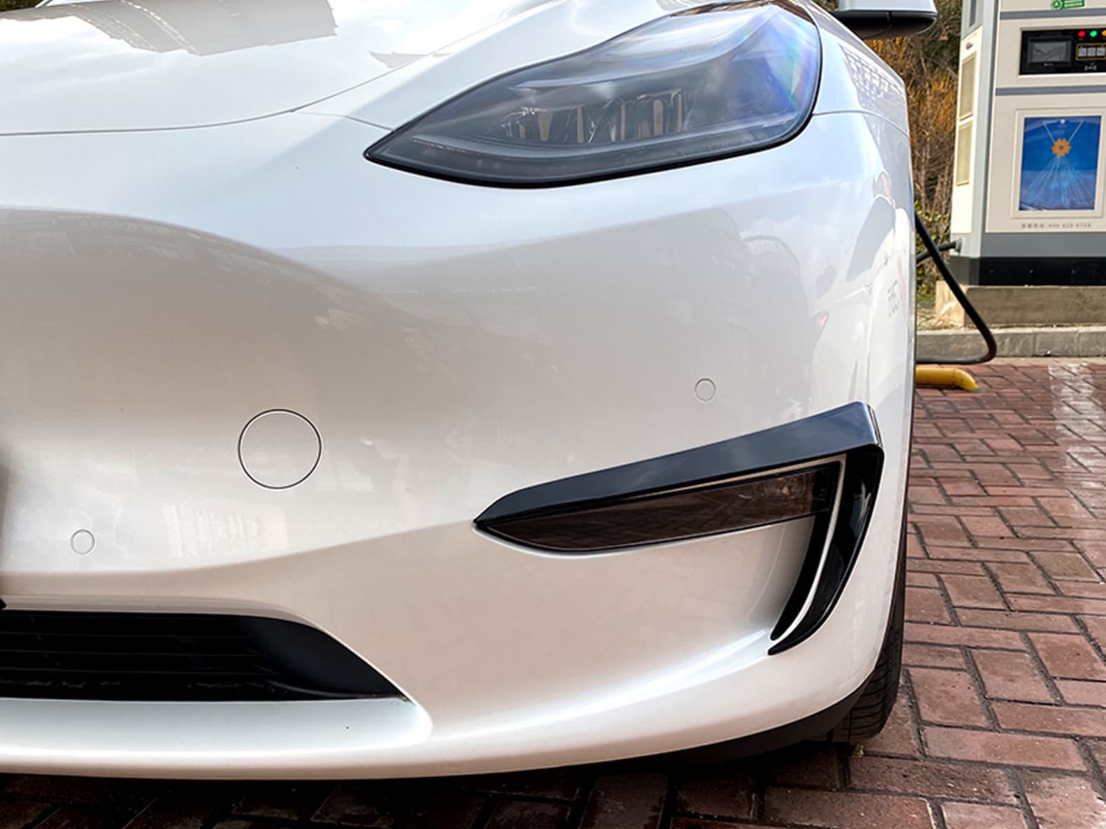 Накладки на протитуманні фари для Tesla Model Y 2020-2024 ABS пластик, колір чорний глянець 3