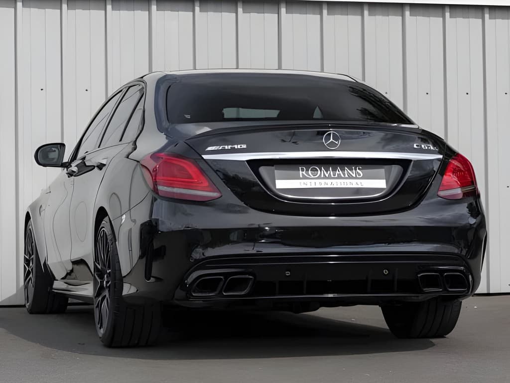 Задній дифузор з насадками Black (Дизайн С63 2018-2021)