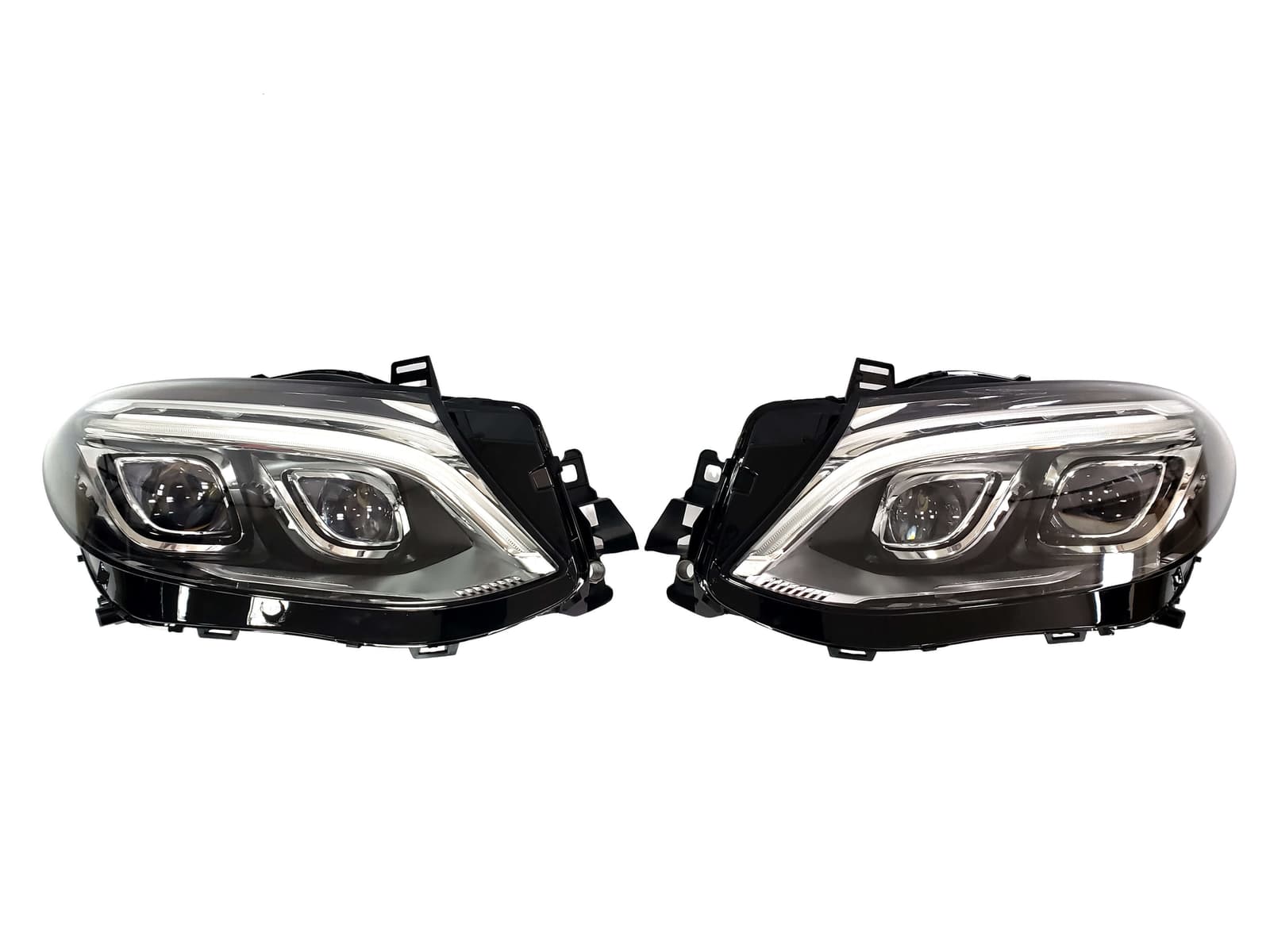 Передні фари Led Adaptive (оригінал комплектні) на Mercedes-Benz GLE-Class W166 2015-2018 року