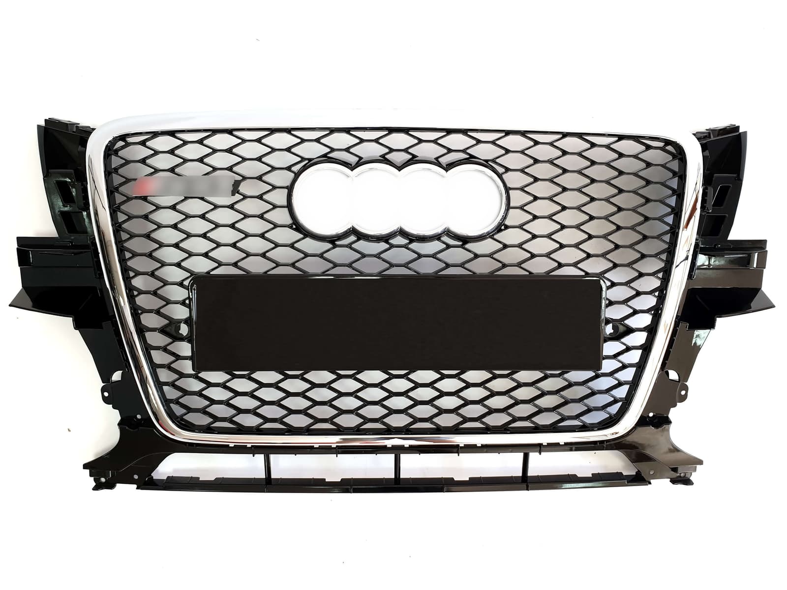 Решітка радіатора Chrome Black (в стилі RSQ5) на Audi Q5 8R 2008-2012 року
