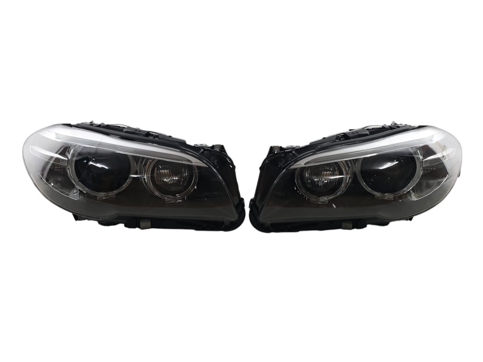 Передні фари (Xenon Adaptive) комплектні на BMW 5 Series F10 / F11 2010-2017 року