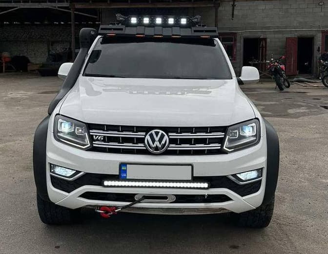 Козирок лобового скла під багажник DAKAR (LED)
