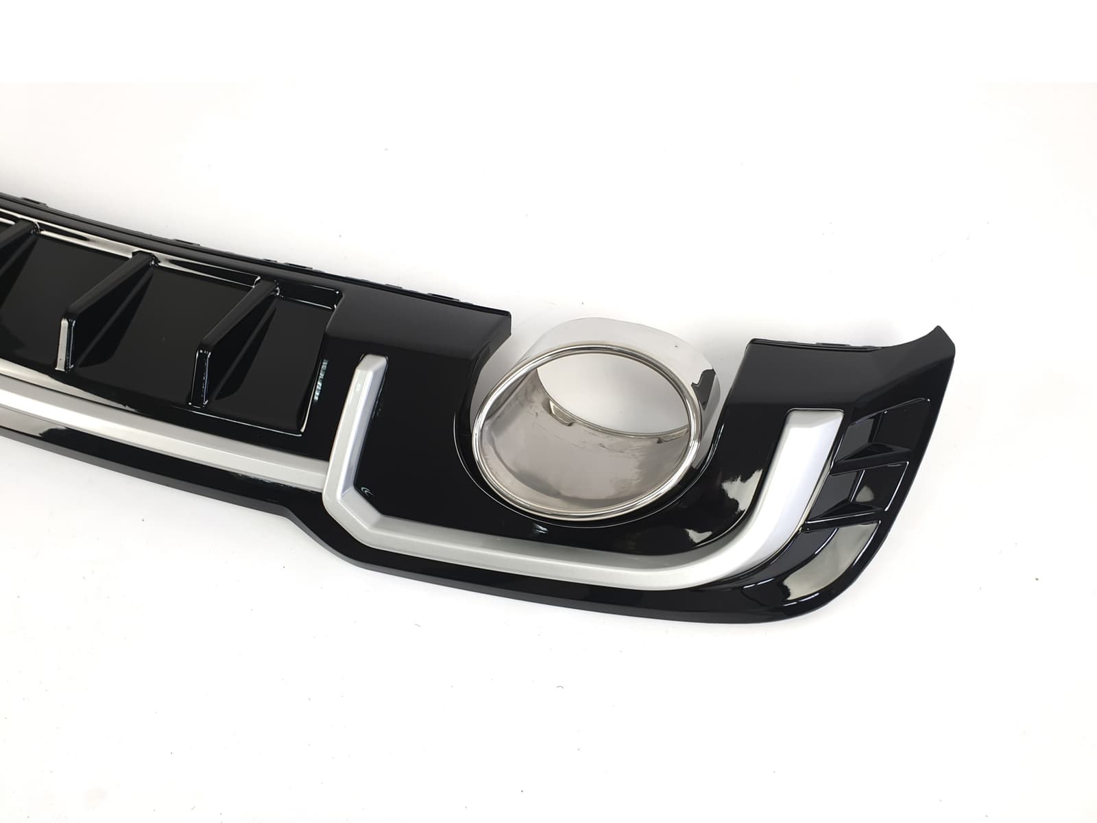 Дифузор (заднього бампера) Silver Black / Chrome Pipe (в стилі RS3) Hatchback на Audi A3 8V 2016-2020 року 4