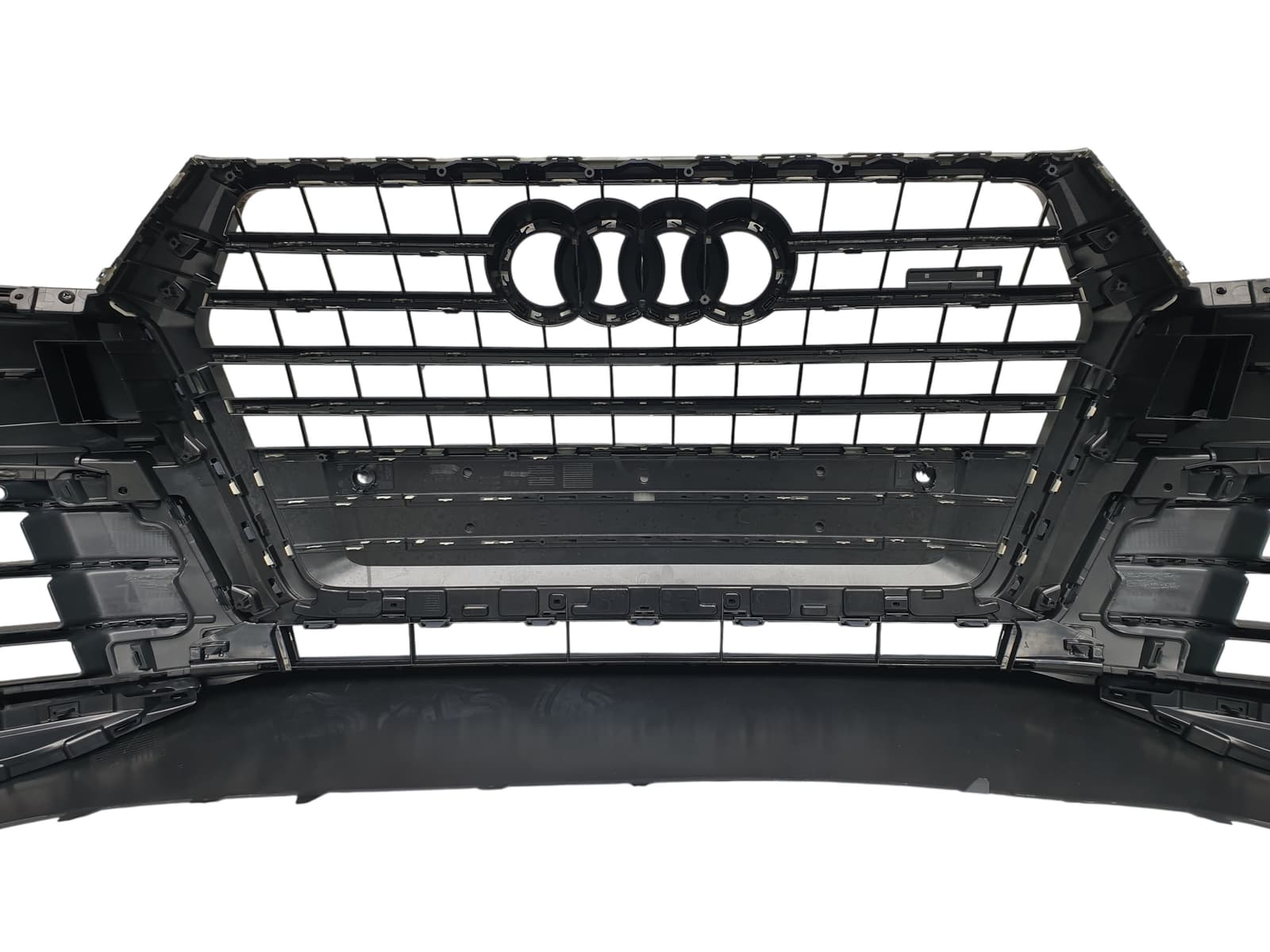 Передній бампер (S-Line) Black на Audi Q7 4M 2015-2020 року 5