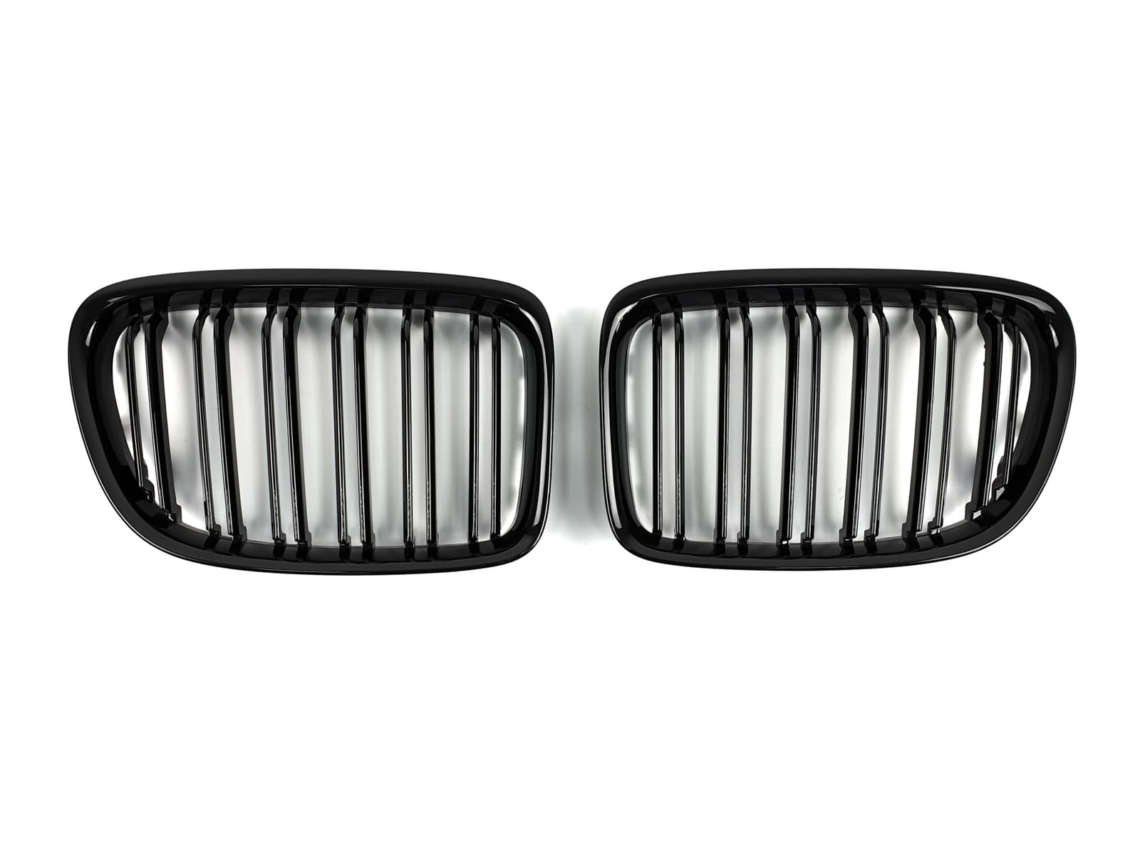 Ніздрі Чорний глянець (Подвійні M-Look) на BMW X1 E84 2009-2015 року