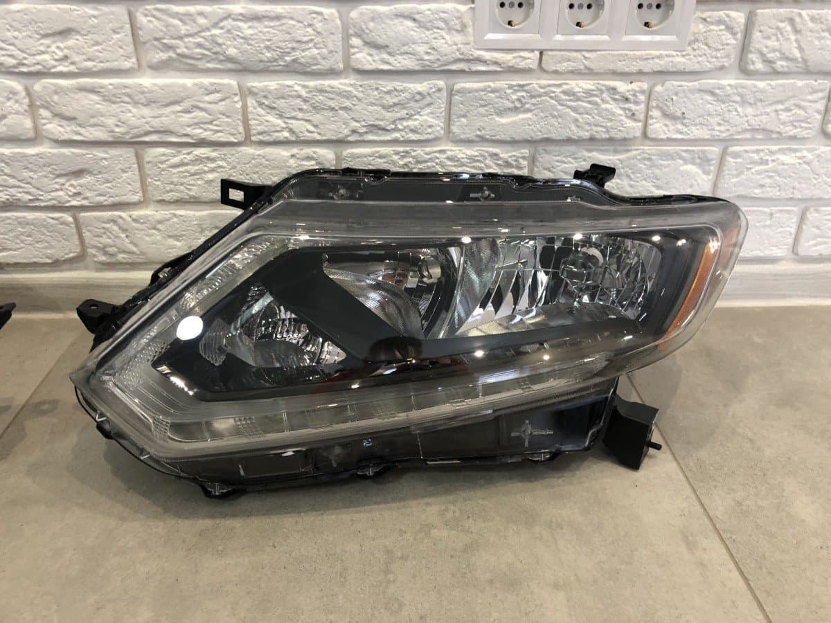 Фара ліва галоген Nissan Rogue T32 2014-2016 до рестайлінгу