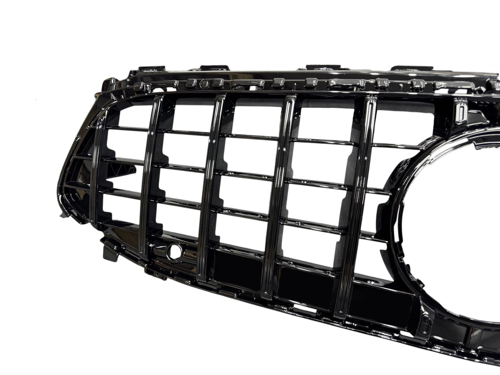 Решітка радіатора GT Full Black на Mercedes-Benz CLA-Class C118 2023-2025 року 2