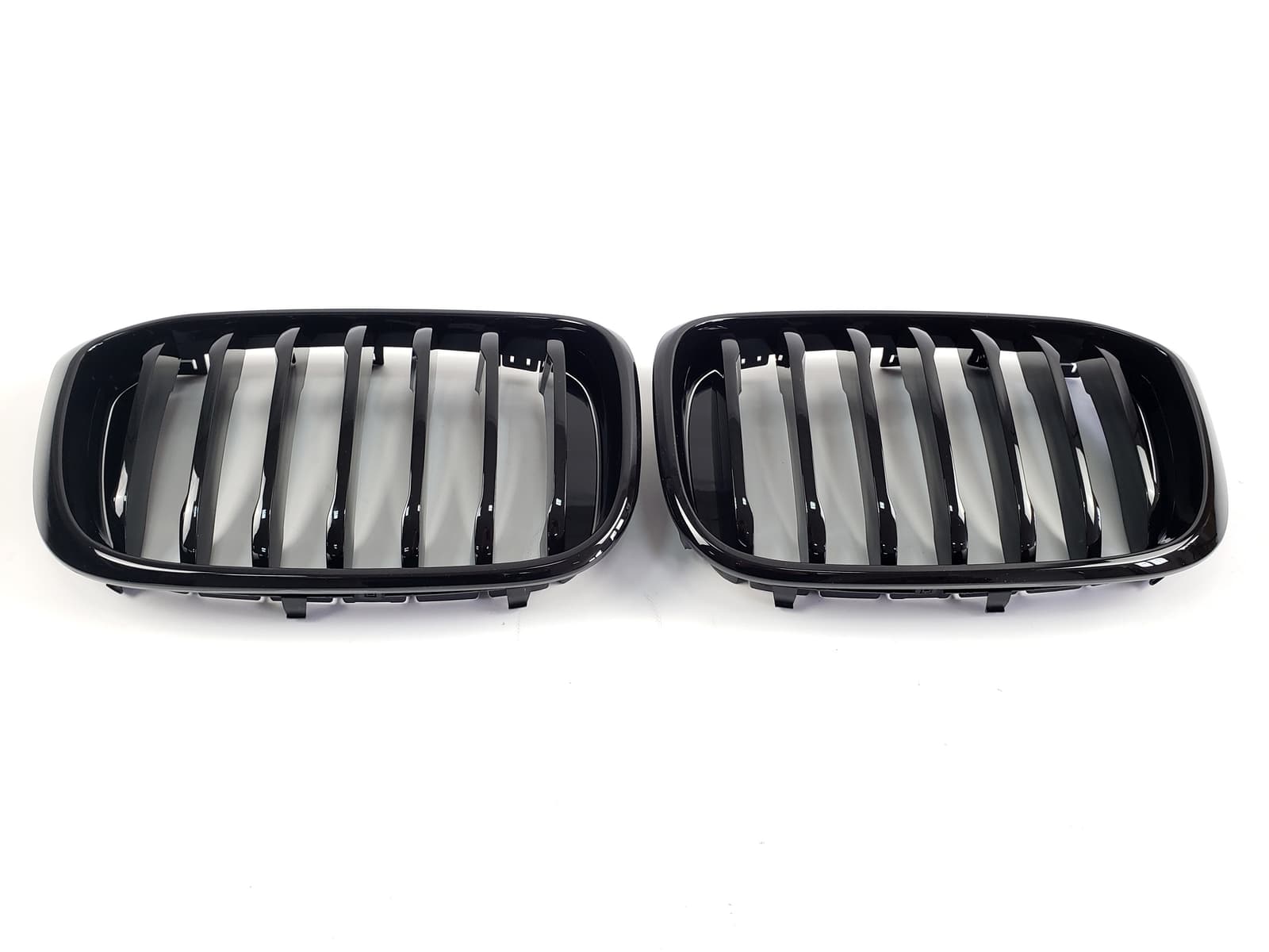 Ніздрі Чорний глянець (1 Bar) на BMW X3 G01 2018-2022 року 2