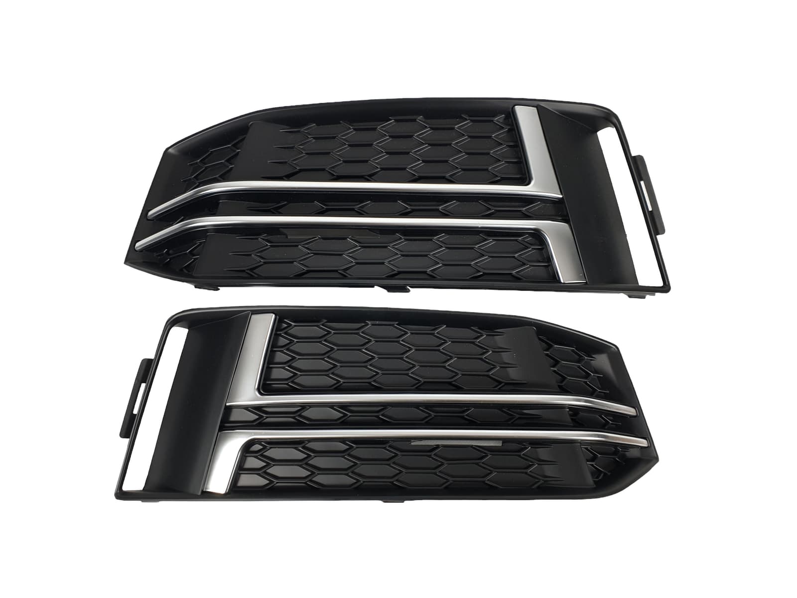 Решітки в бампер Silver Black (S4) S-Line на Audi A4 B9 2015-2019 року