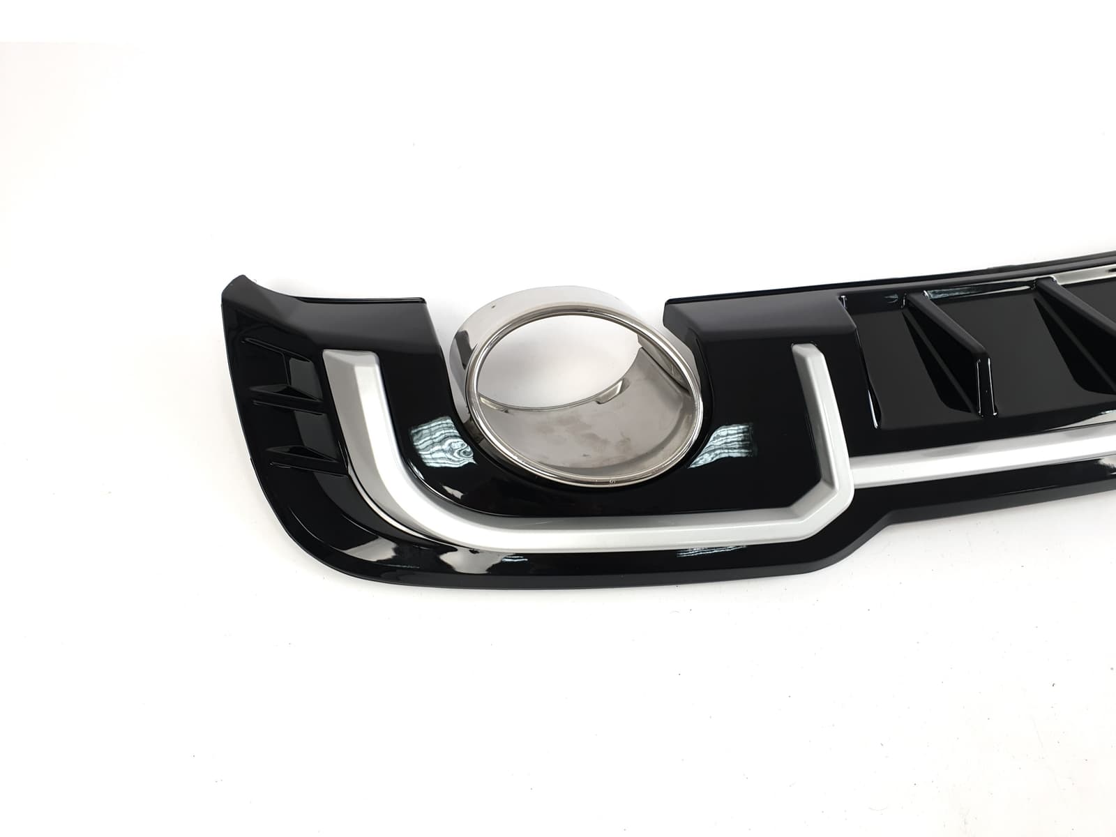 Дифузор (заднього бампера) Silver Black / Chrome Pipe (в стилі RS3) Hatchback на Audi A3 8V 2016-2020 року 2
