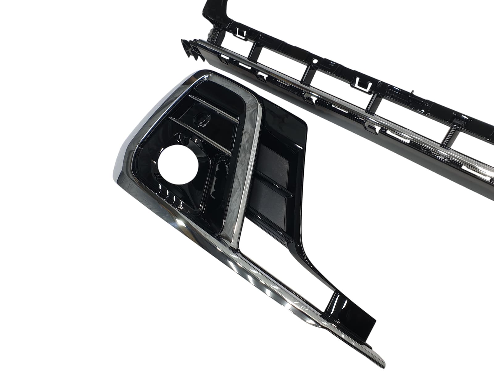 Решітки в бампер Chrome Black на Audi A8 D5 2021-2026 року 3