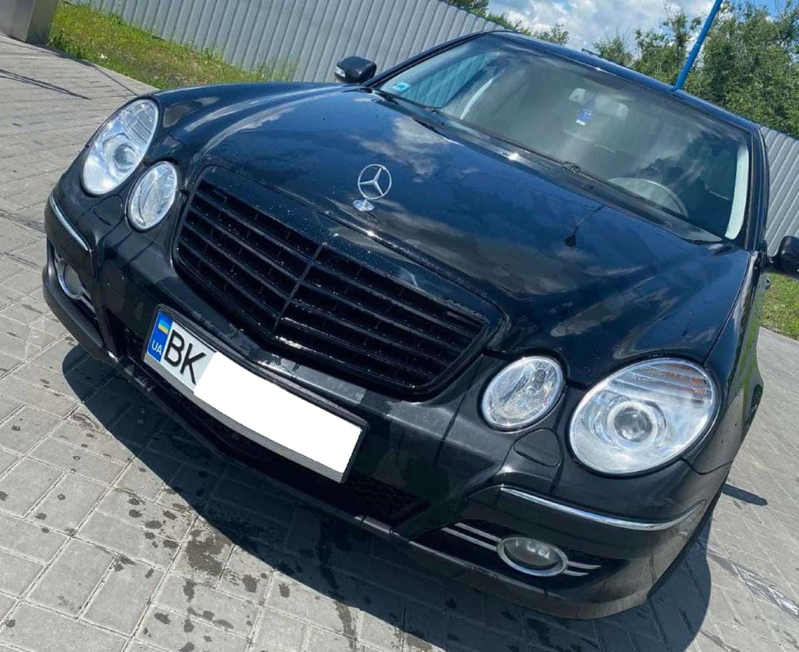 Решітка радіатора ALL Black ASSY на Mercedes-Benz E-Class W211 2007-2009 року 4