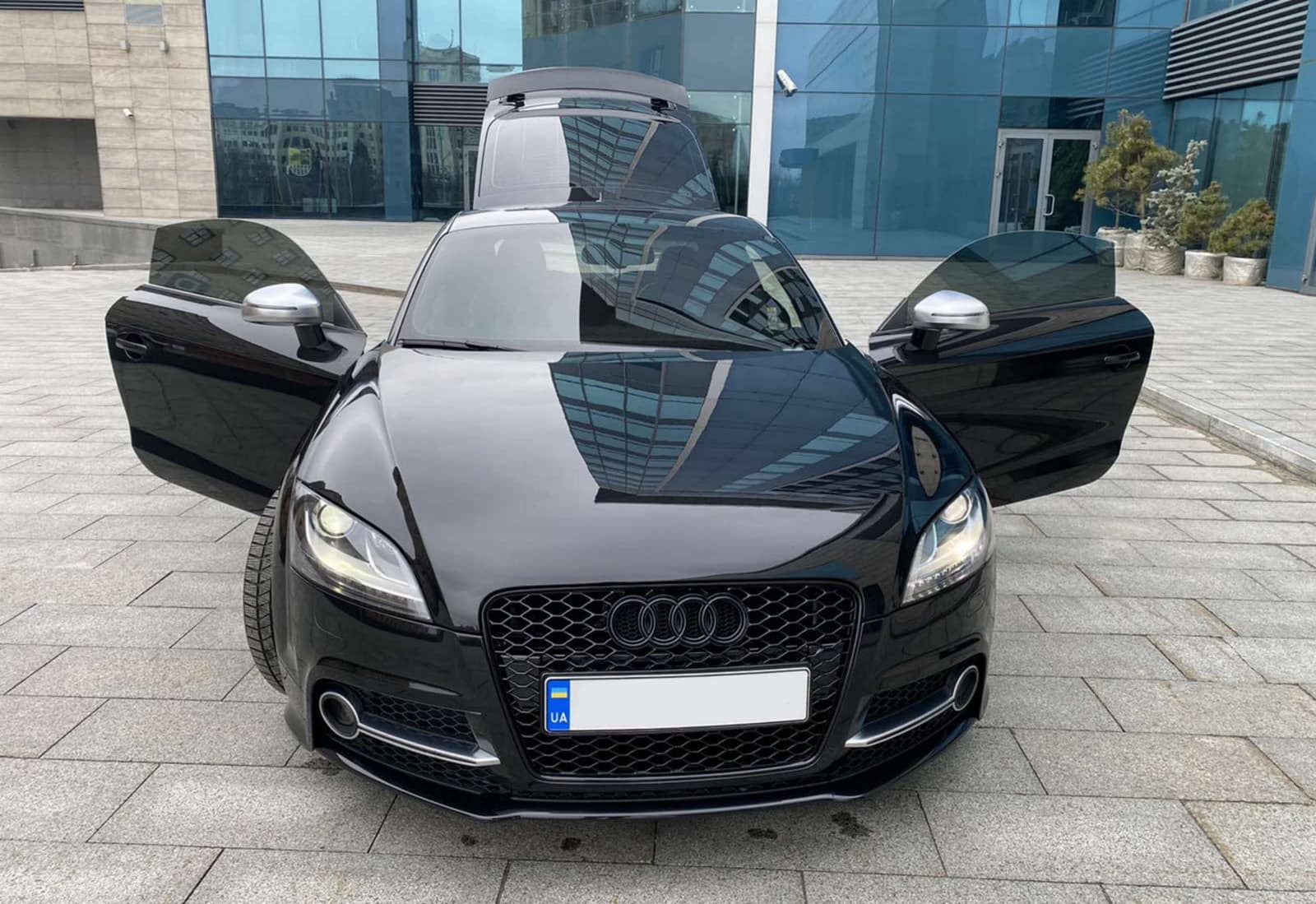 Решітка радіатора Full Black (в стилі TTRS) на Audi TT 8J 2010-2014 року 4