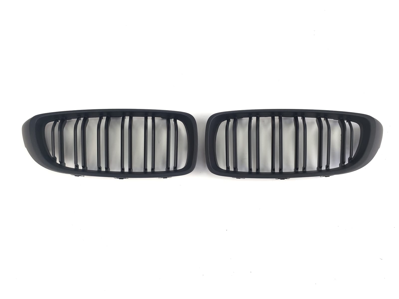 Ніздрі Чорний мат (Подвійні M-Look) на BMW 4 Series F32 / F33 2013-2020 року