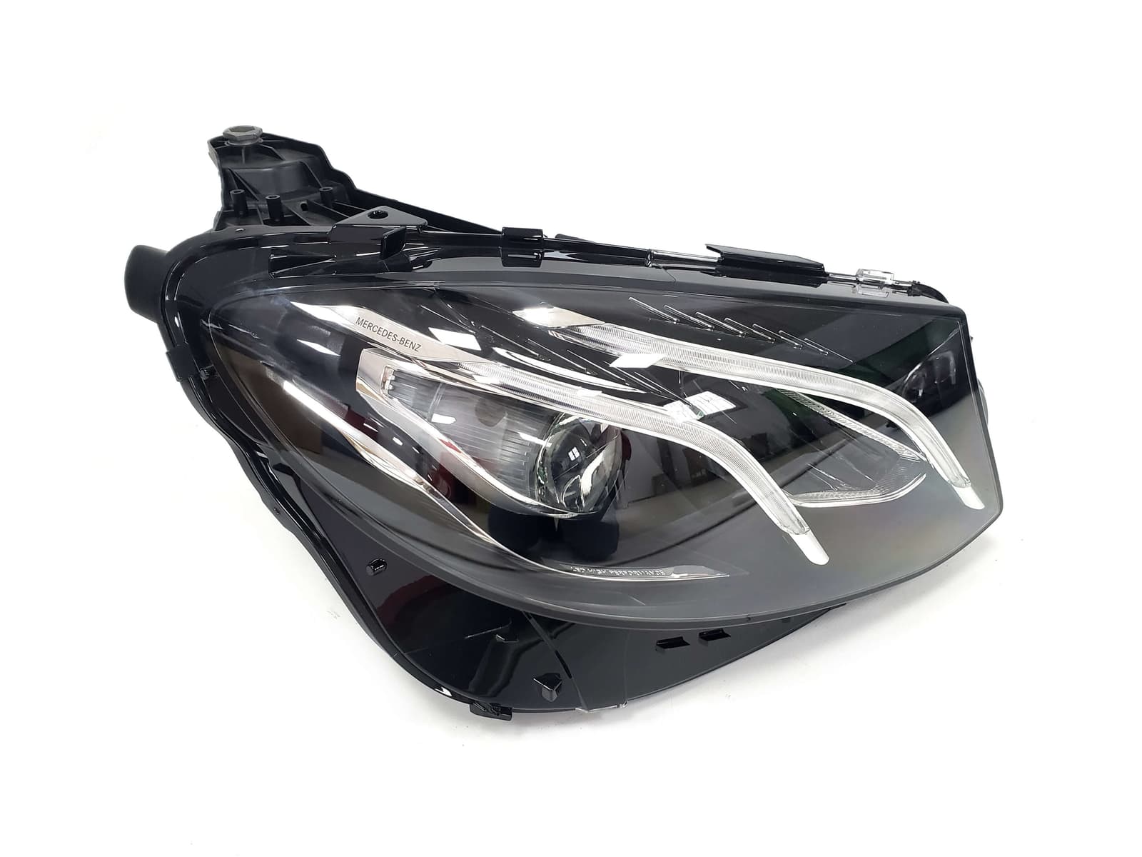 Передні фари (Led) комплектні на Mercedes-Benz E-Class W213 2016-2020 року 3