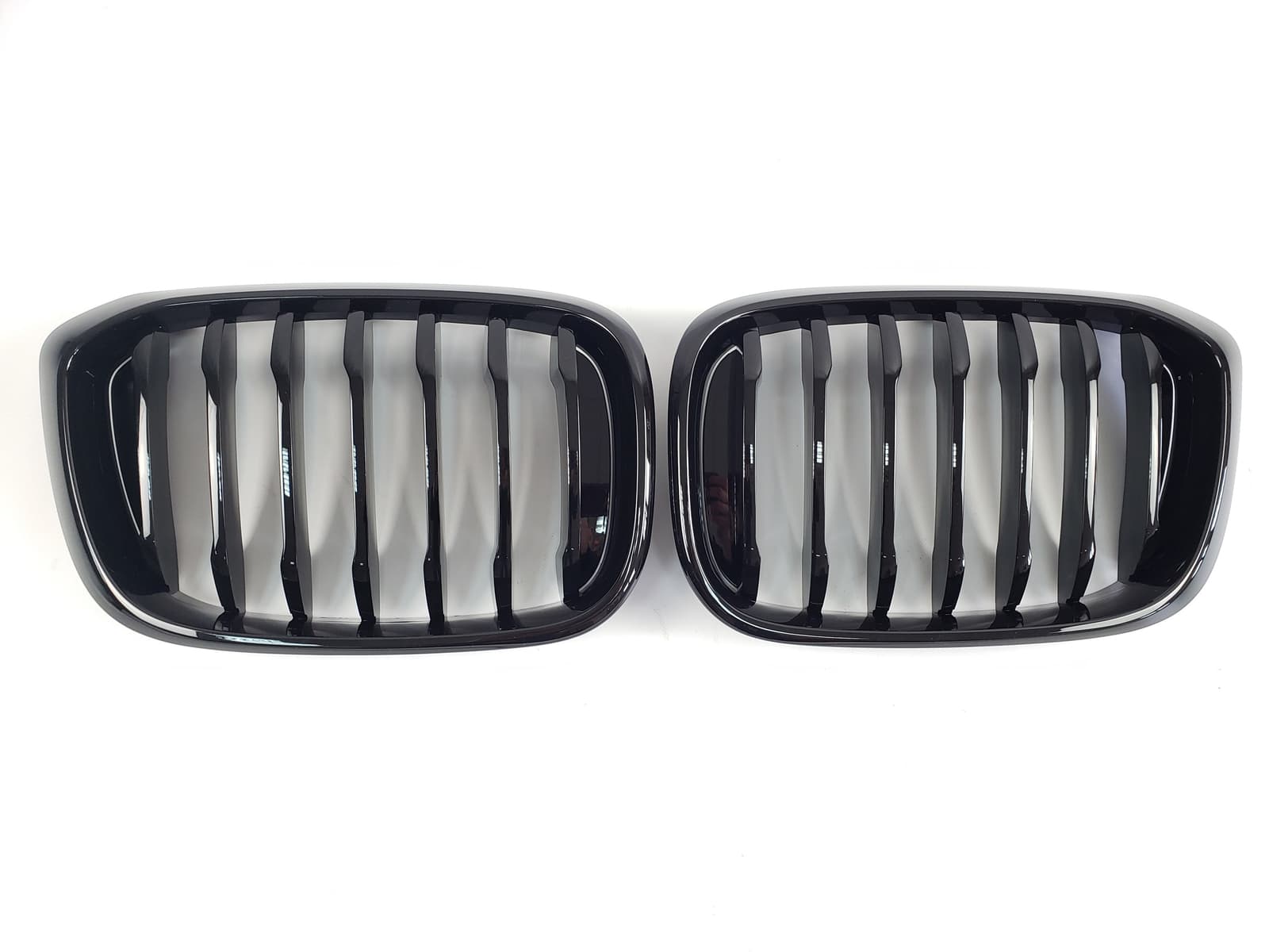 Ніздрі Чорний глянець (1 Bar) на BMW X3 G01 2018-2022 року