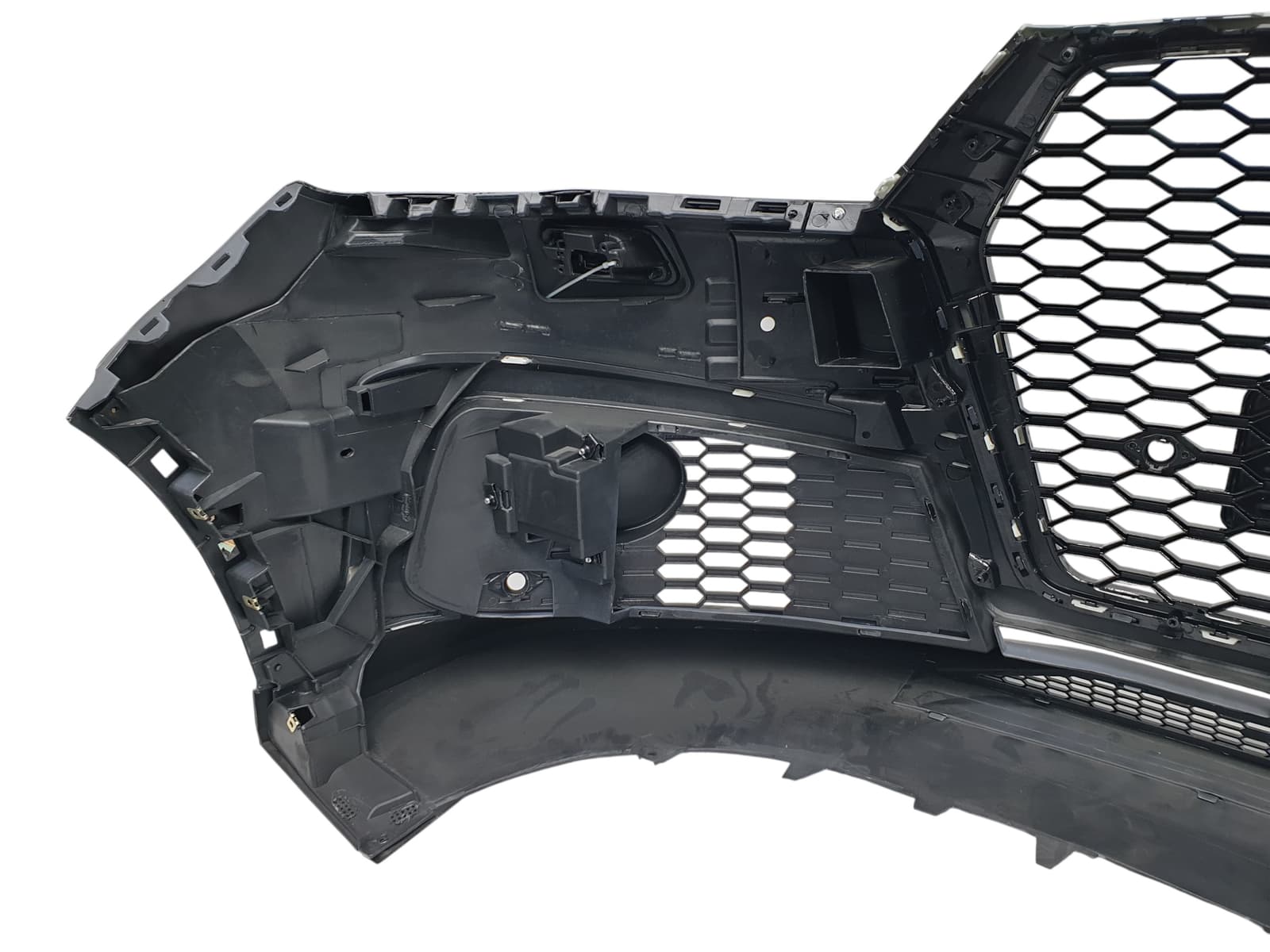 Передній бампер (RS Style) Silver на Audi Q7 4M 2015-2020 року 5