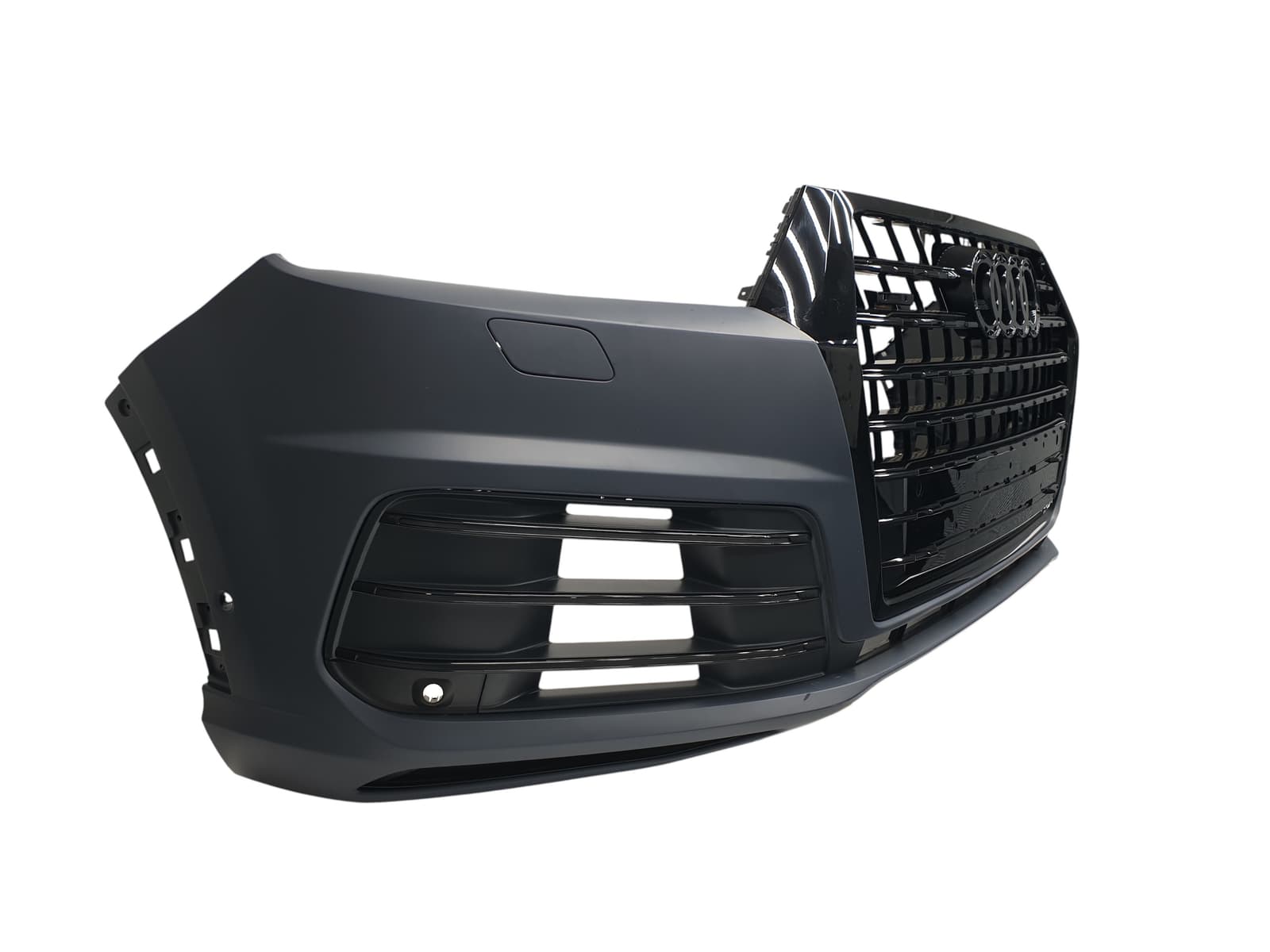 Передній бампер (S-Line) Black на Audi Q7 4M 2015-2020 року 2