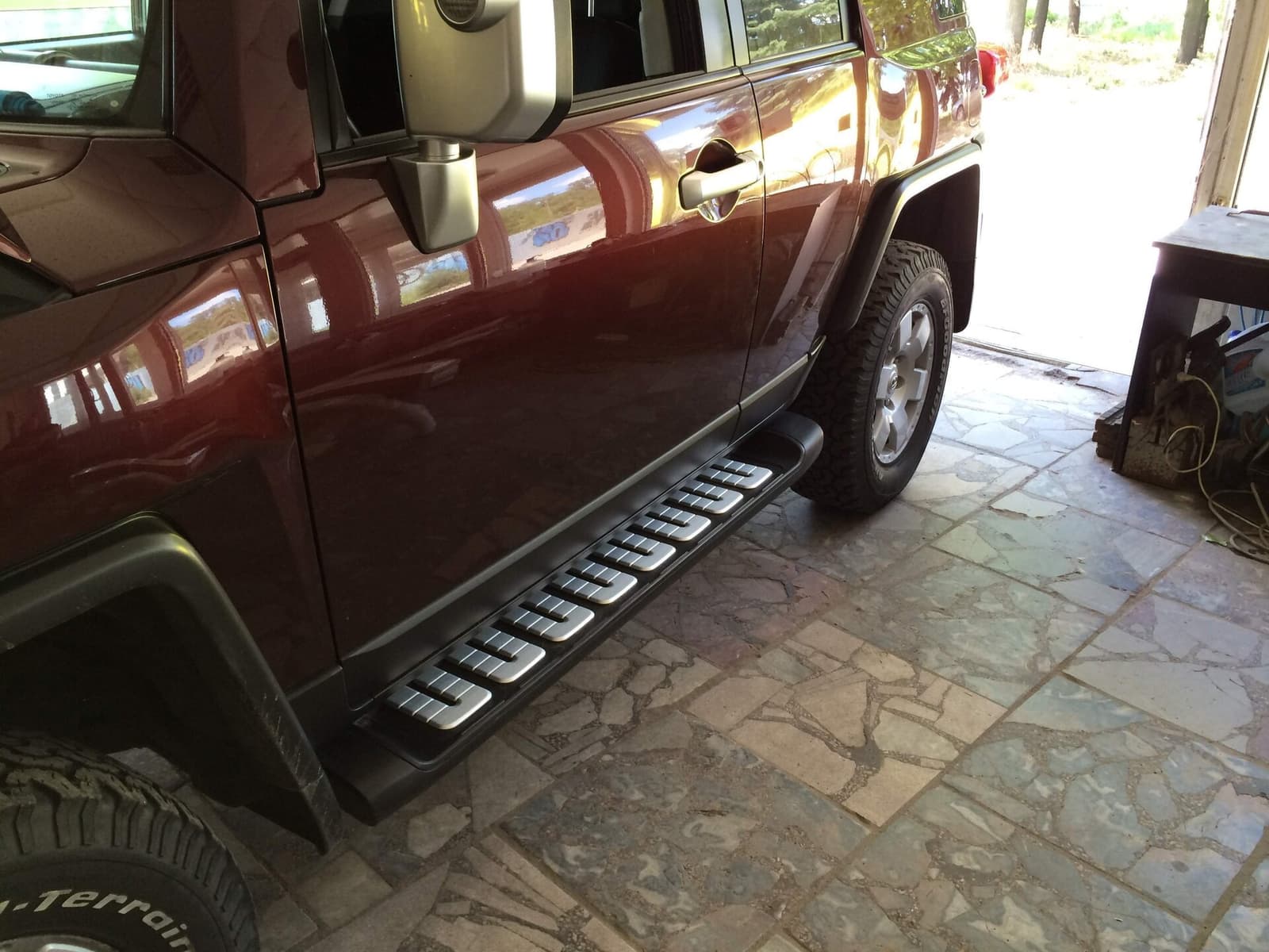 Алюмінієві накладки на заводські пороги Toyota FJ Cruiser 2006-2011 (пороги такі як на фото)