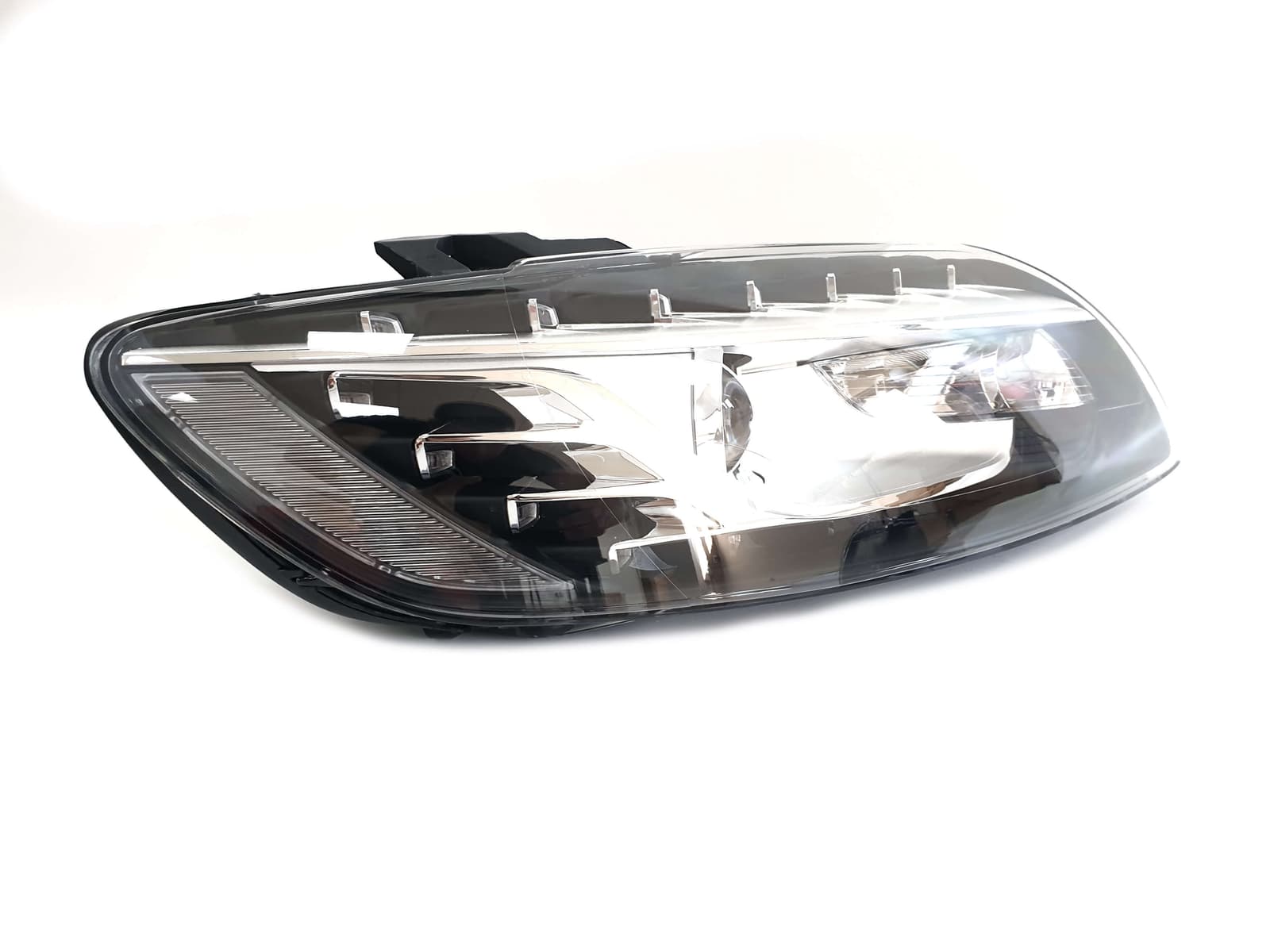 Передні фари (Bi-Xenon Adaptive Европа) комплектні на Audi Q7 4L 2005-2015 року 3