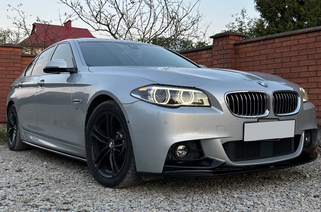 Накладки на пороги V-1 (під M-Sport/M5 пороги, чорний глянець)