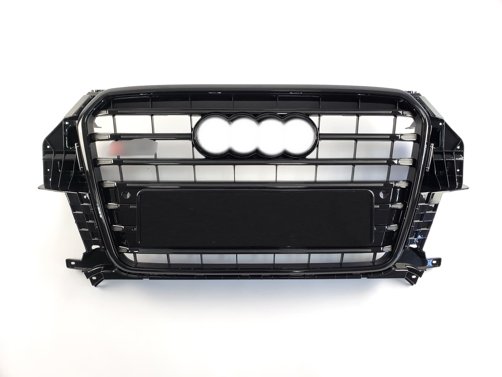Решітка радіатора Full Black (в стилі SQ3) на Audi Q3 8U 2011-2014 року