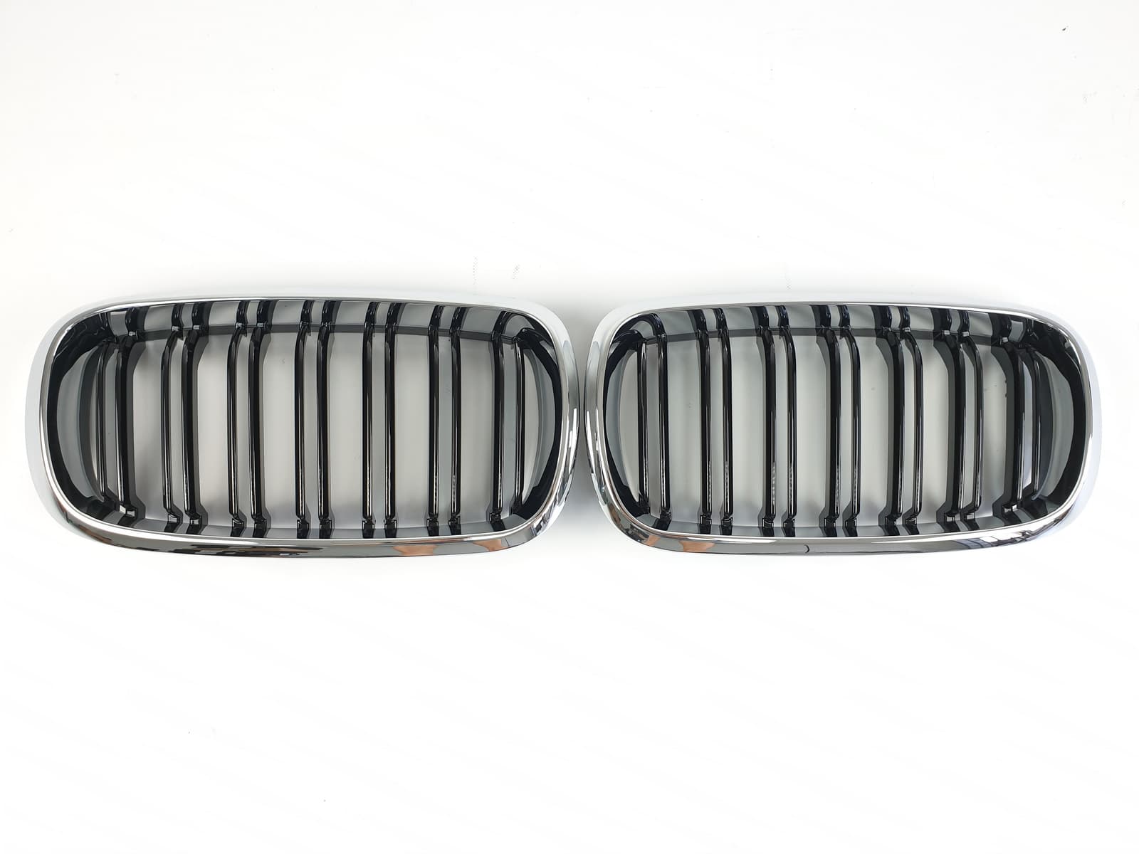 Ніздрі Чорні Глянець Хром Рамка (Подвійні M-Look) на BMW X5 F15 2013-2018 року
