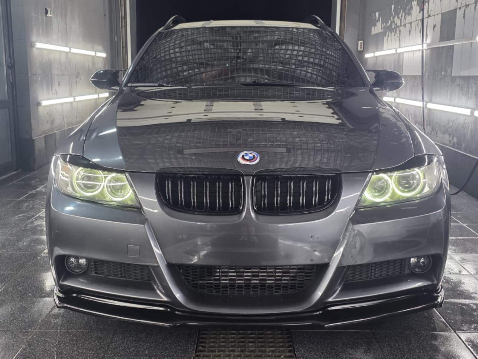 Передня Lip накладка (для E90 M-Sport 2005-2008, чорний глянець)
