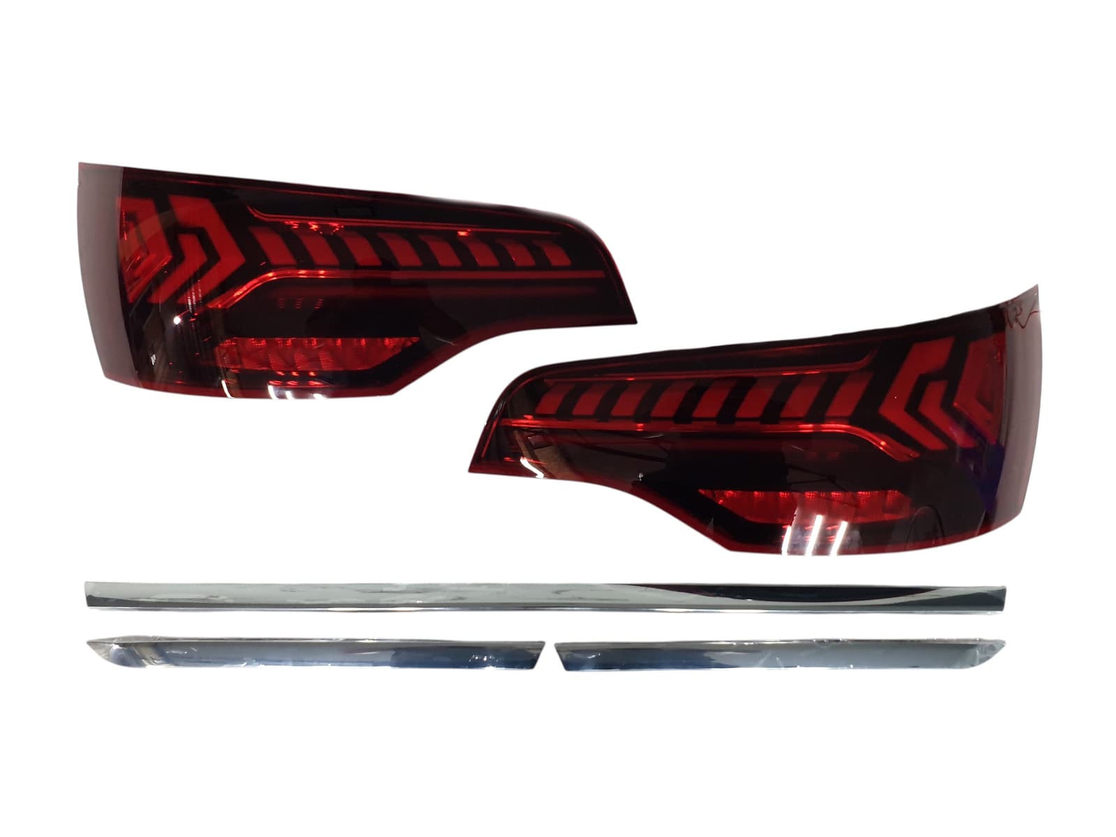 Задні ліхтарі Led (Red) на Audi Q7 4L 2005-2015 року 4