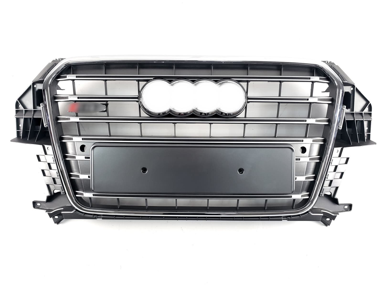 Решітка радіатора Silver Chrome (в стилі SQ3) на Audi Q3 8U 2011-2014 року