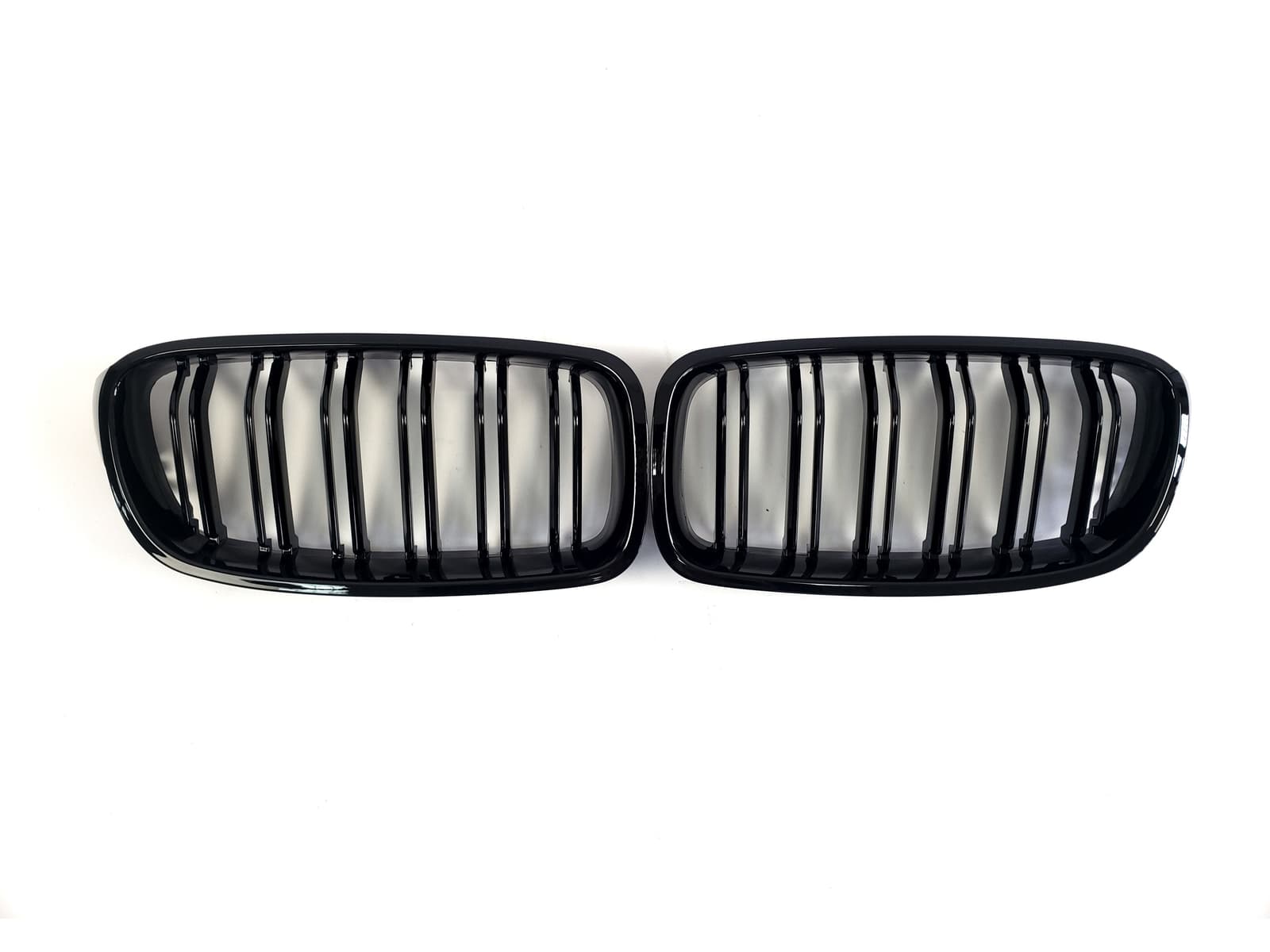 Ніздрі Чорний глянець (Подвійні M-Look) на BMW 3 Series F30 / F31 2011-2018 року